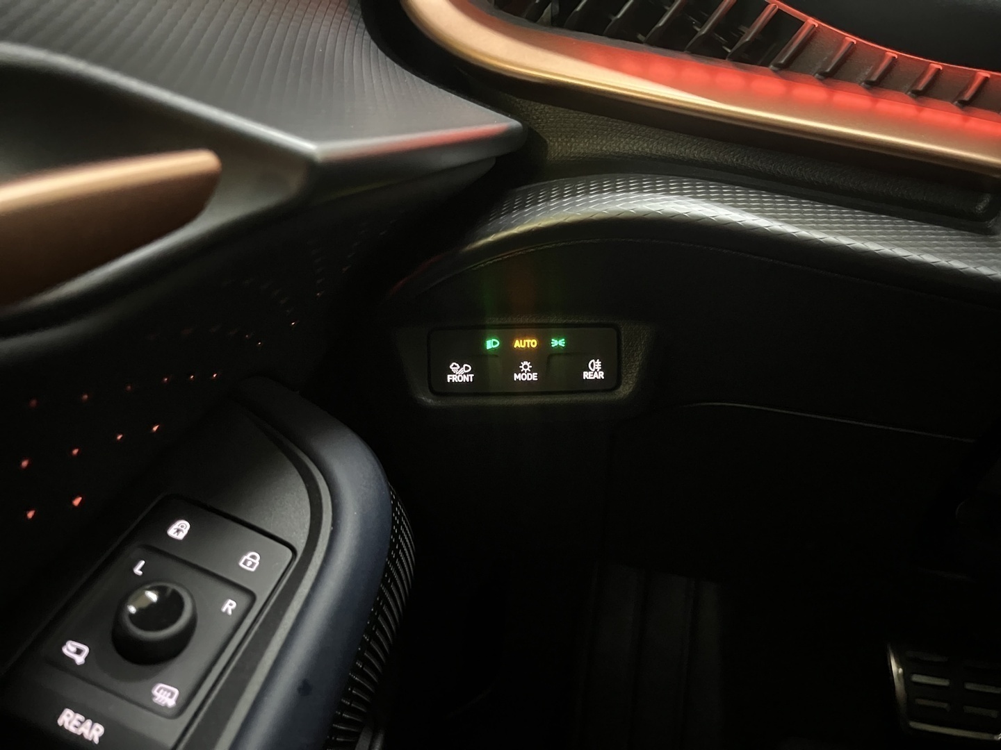 CUPRA Tavascan 2025