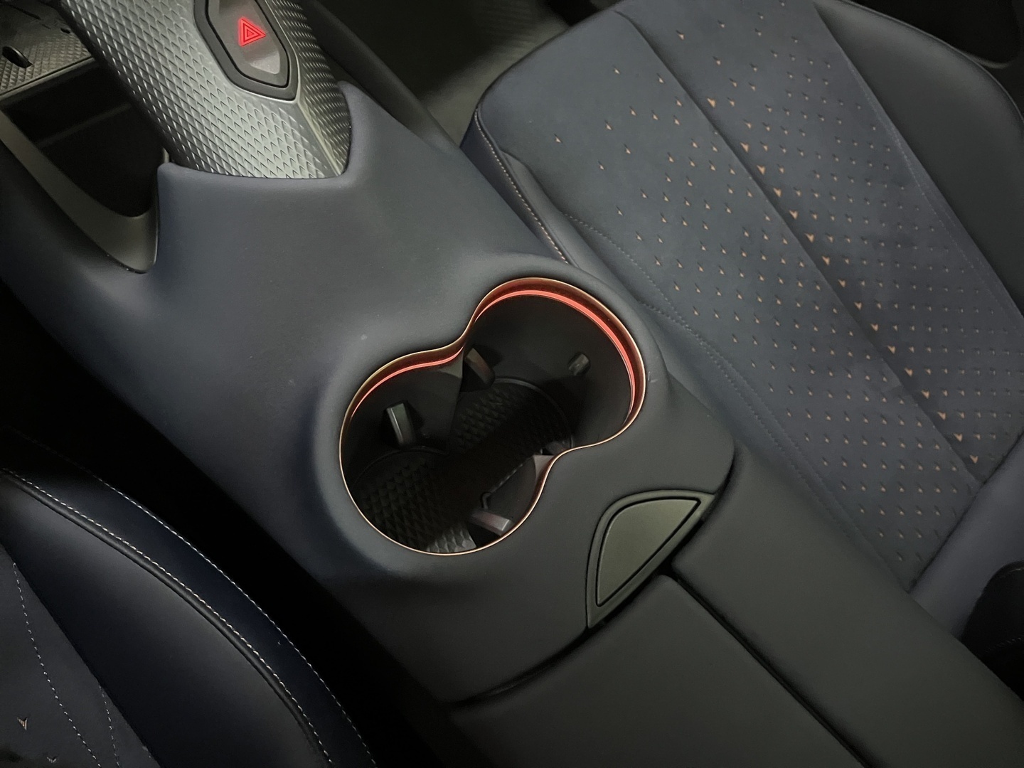 CUPRA Tavascan 2025
