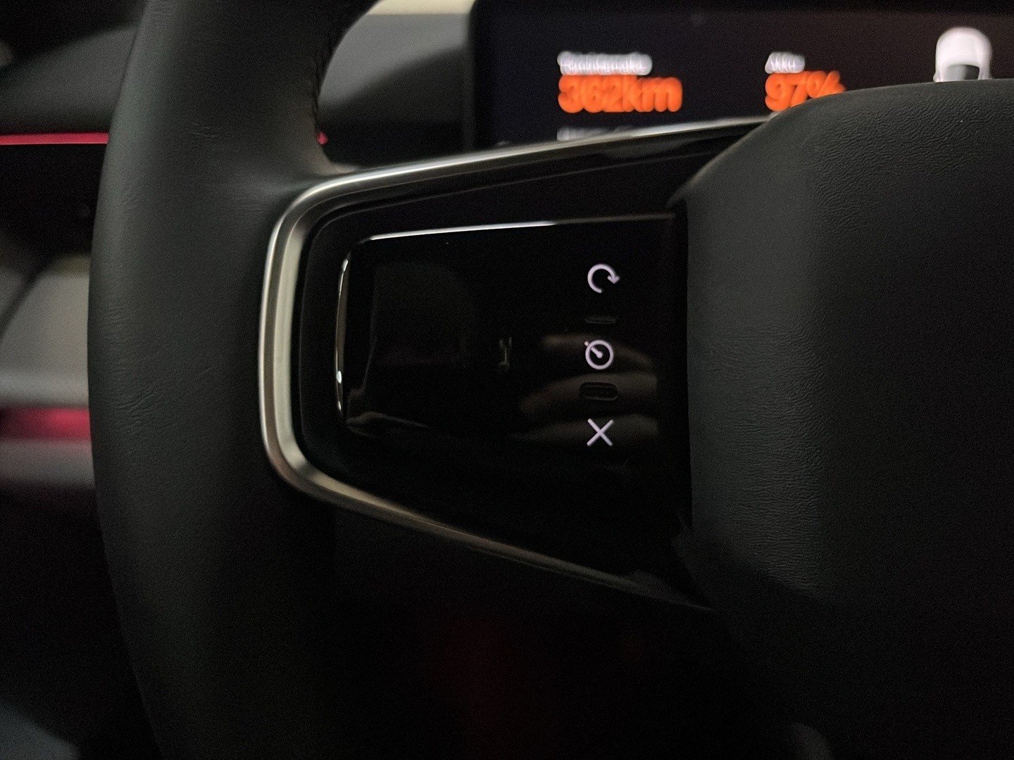 POLESTAR 4 2025
