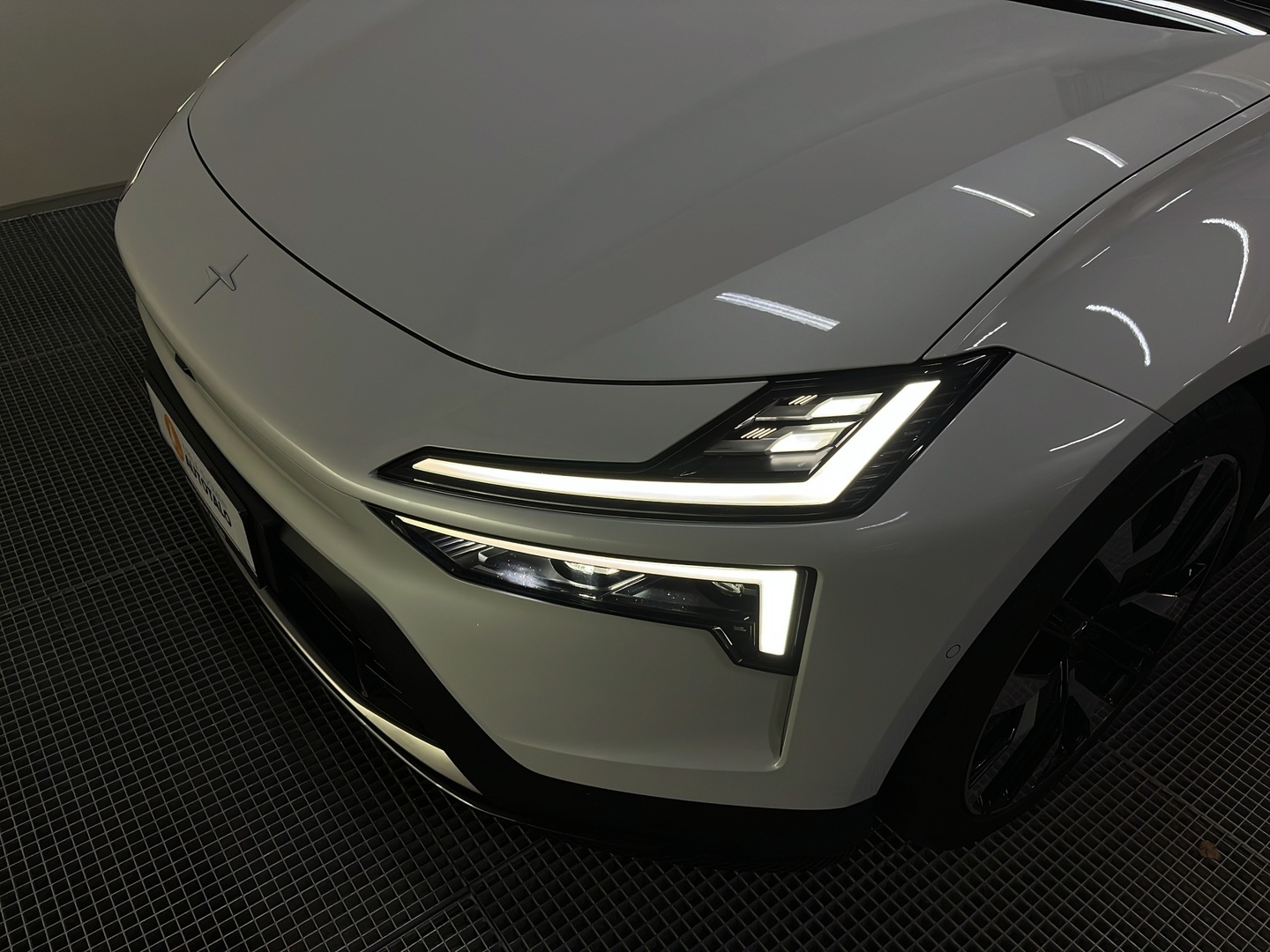 POLESTAR 4 2025