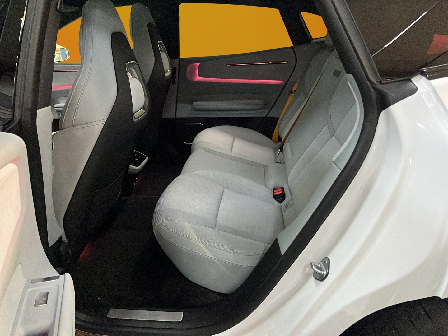 POLESTAR 4 2025