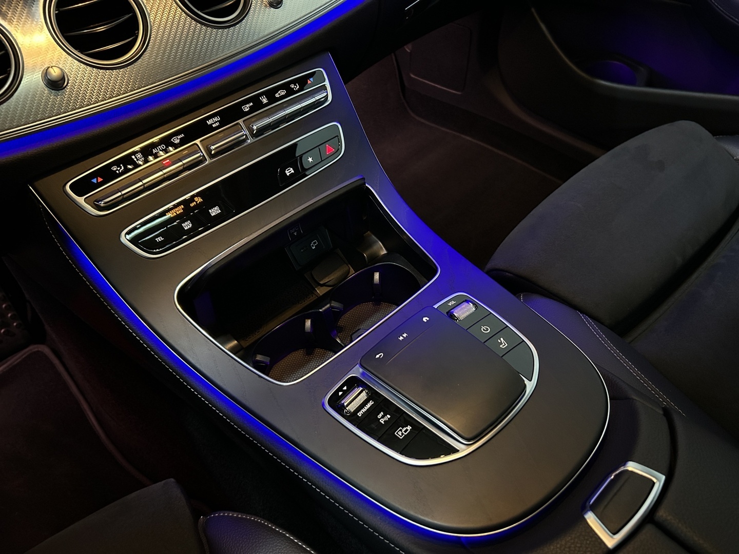 MERCEDES-BENZ E 2022