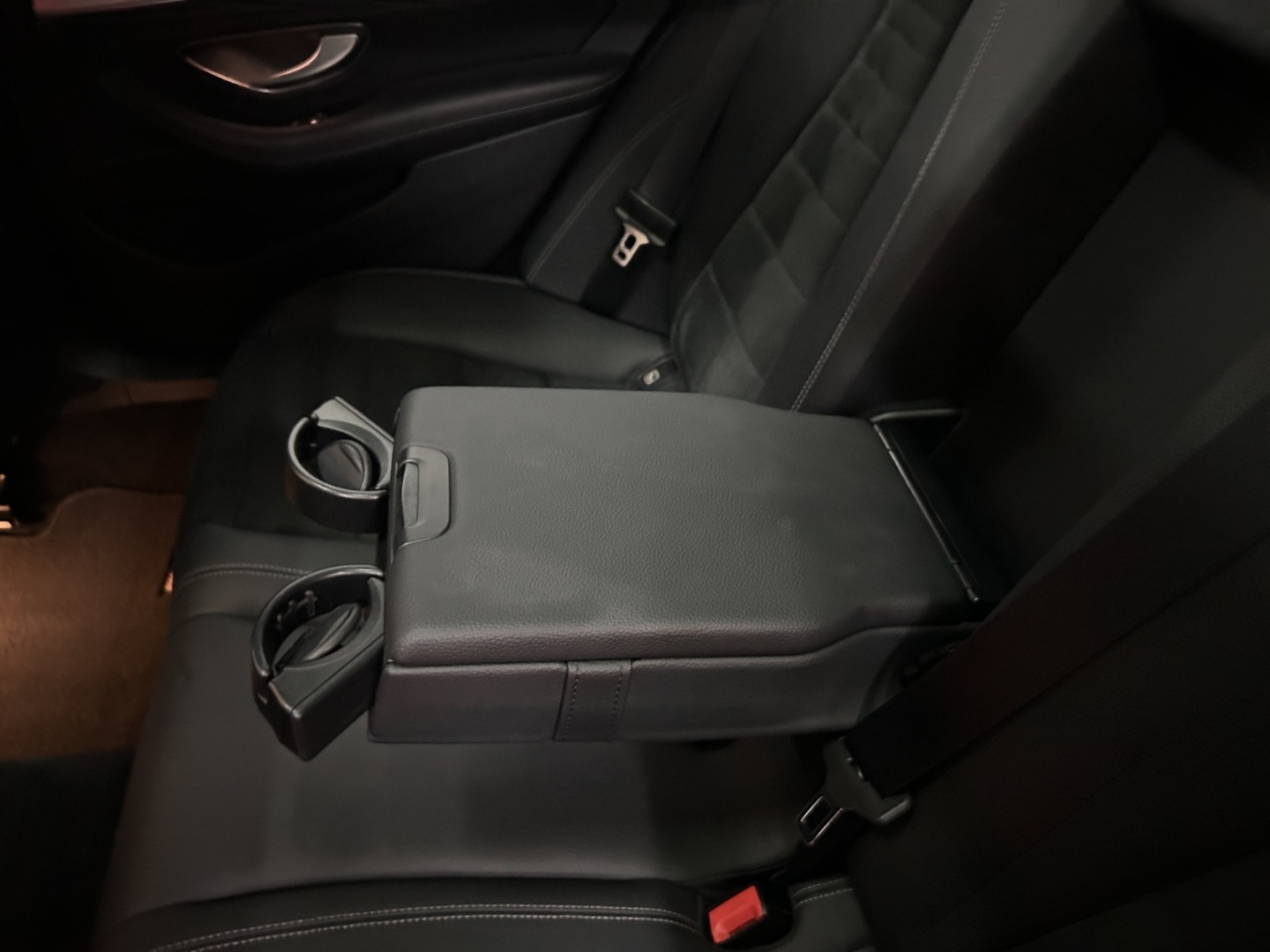 MERCEDES-BENZ E 2022