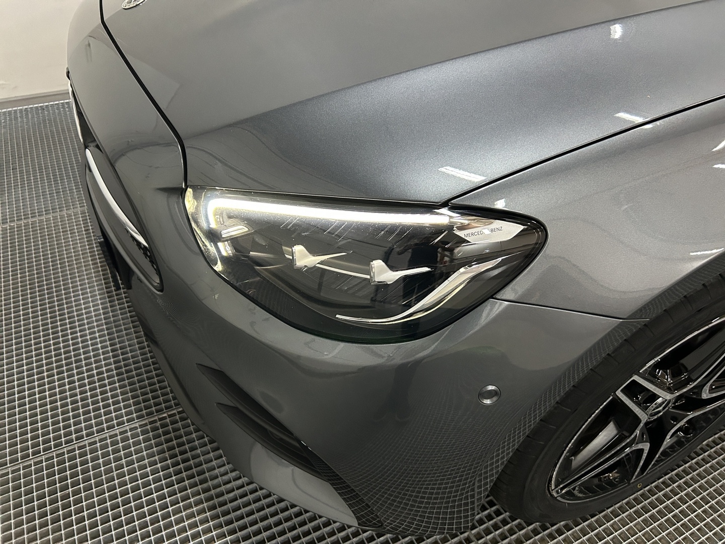 MERCEDES-BENZ E 2022