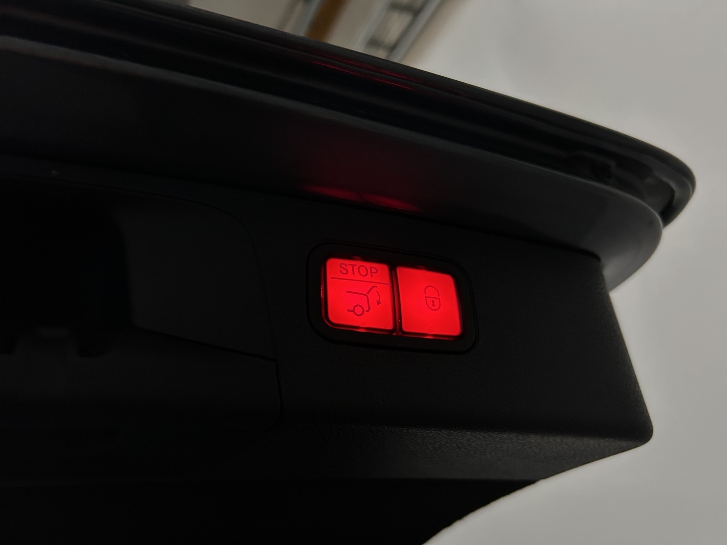 MERCEDES-BENZ E 2022