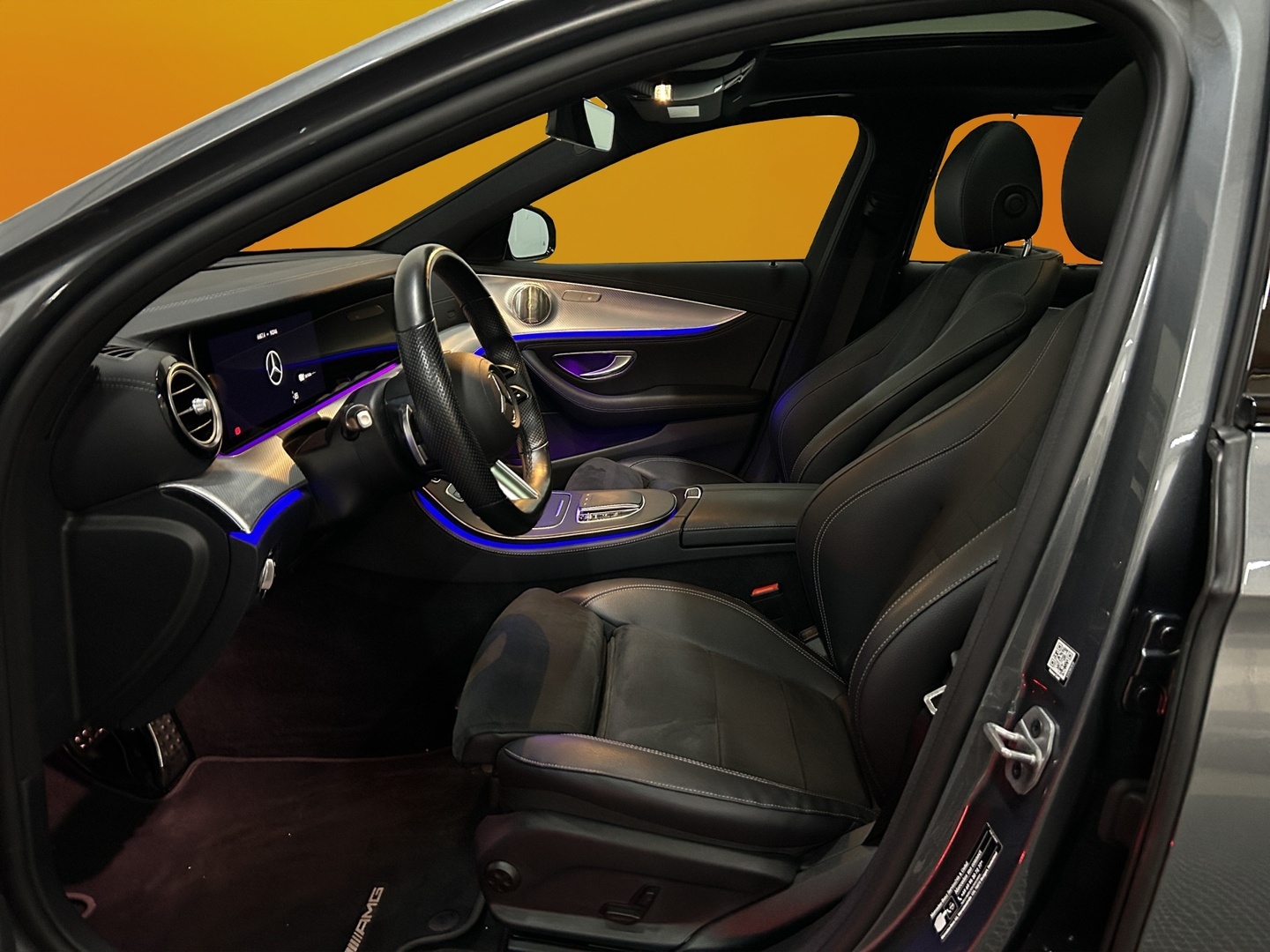 MERCEDES-BENZ E 2022