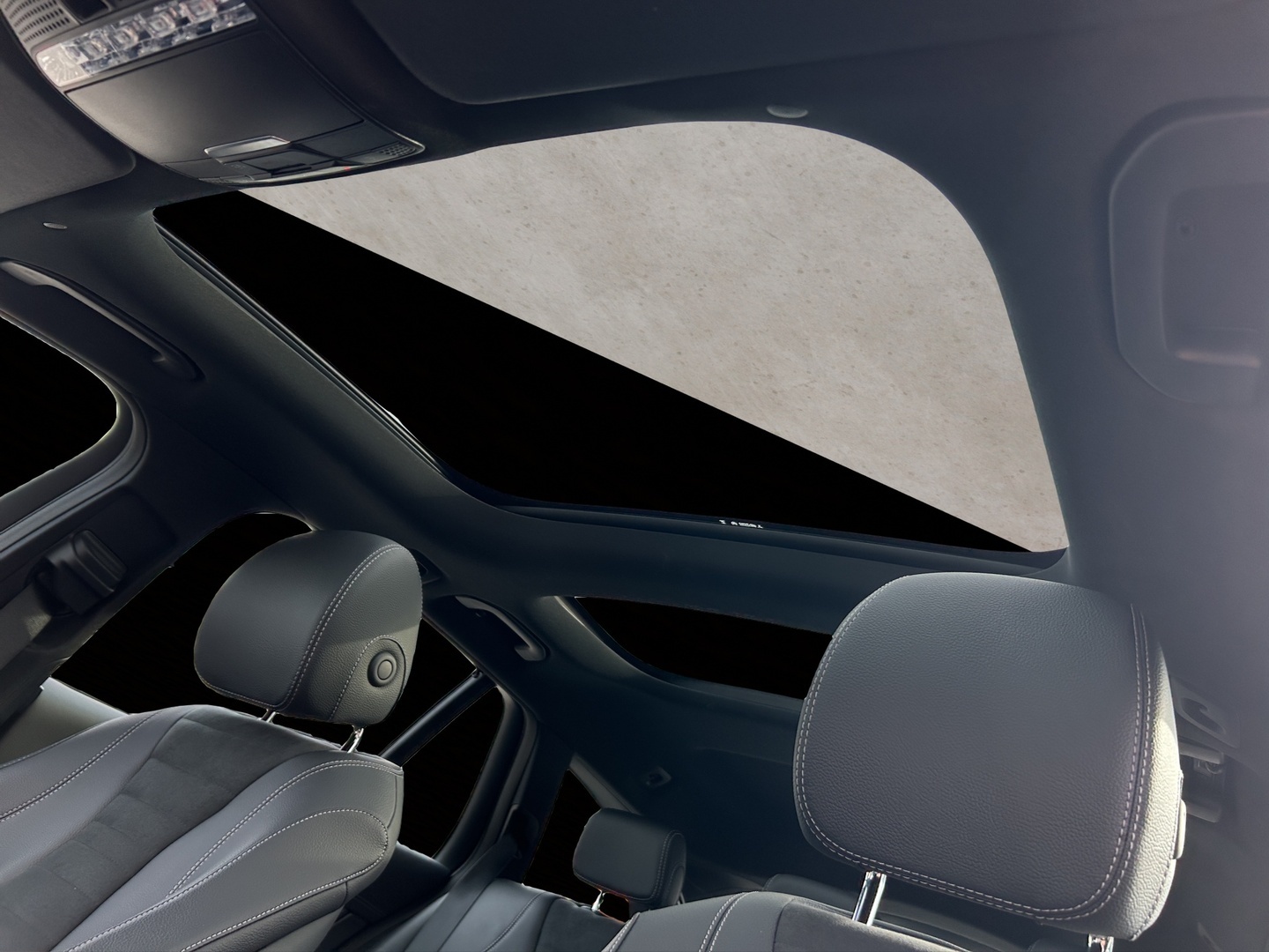 MERCEDES-BENZ E 2022