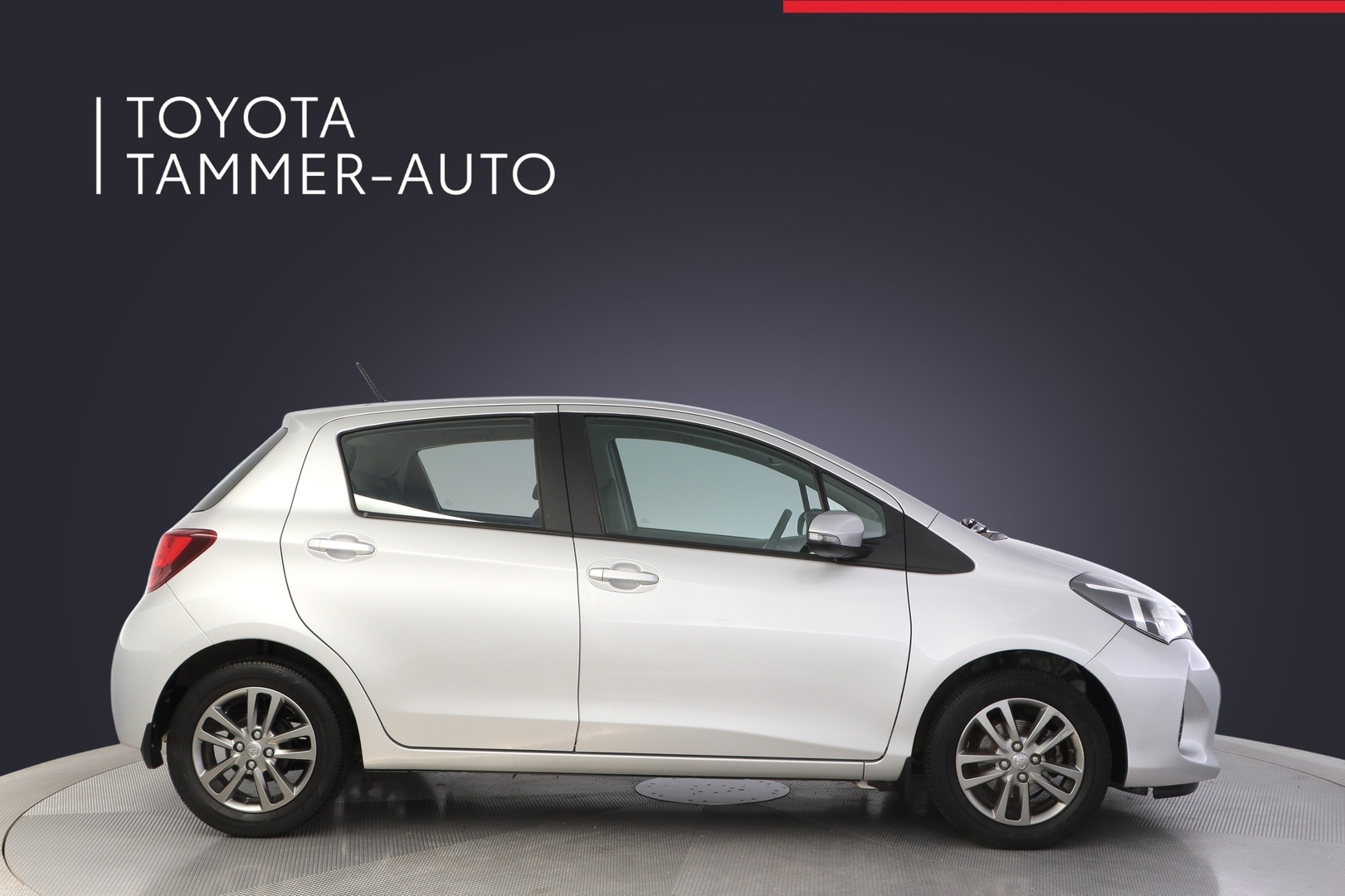 TOYOTA Yaris 2015