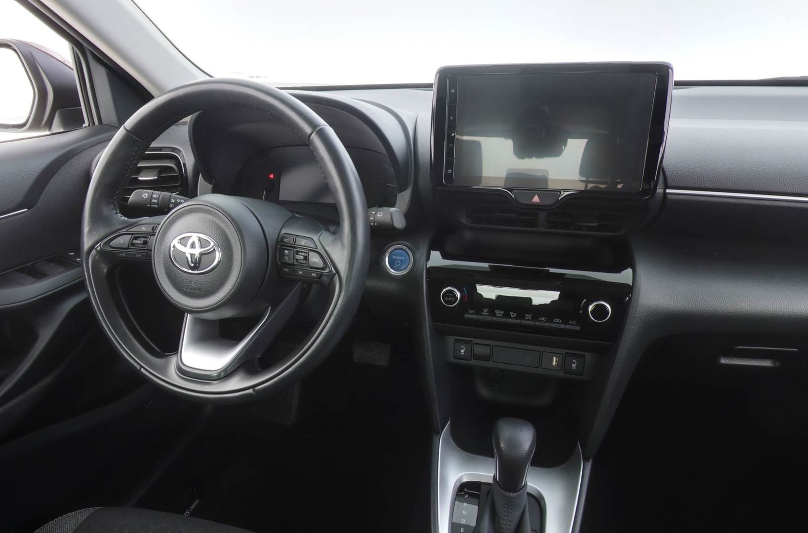 TOYOTA Yaris Cross 2024