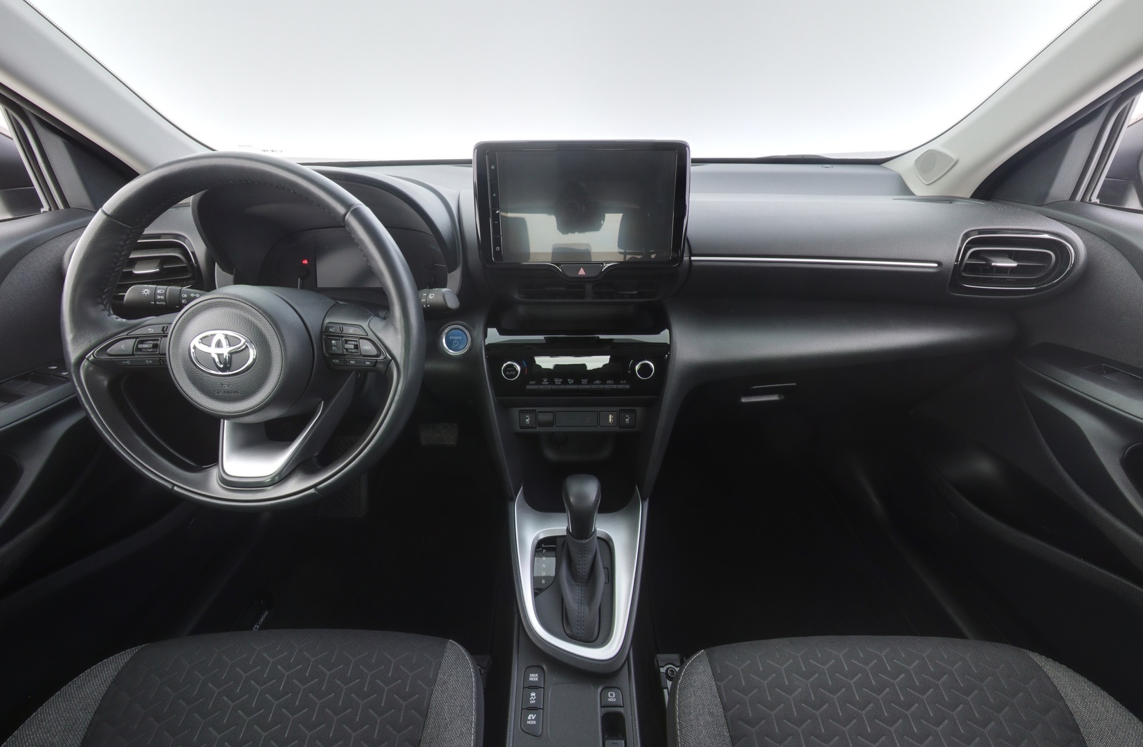TOYOTA Yaris Cross 2024