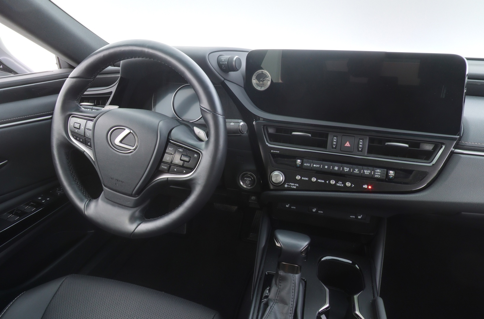 LEXUS ES 2023