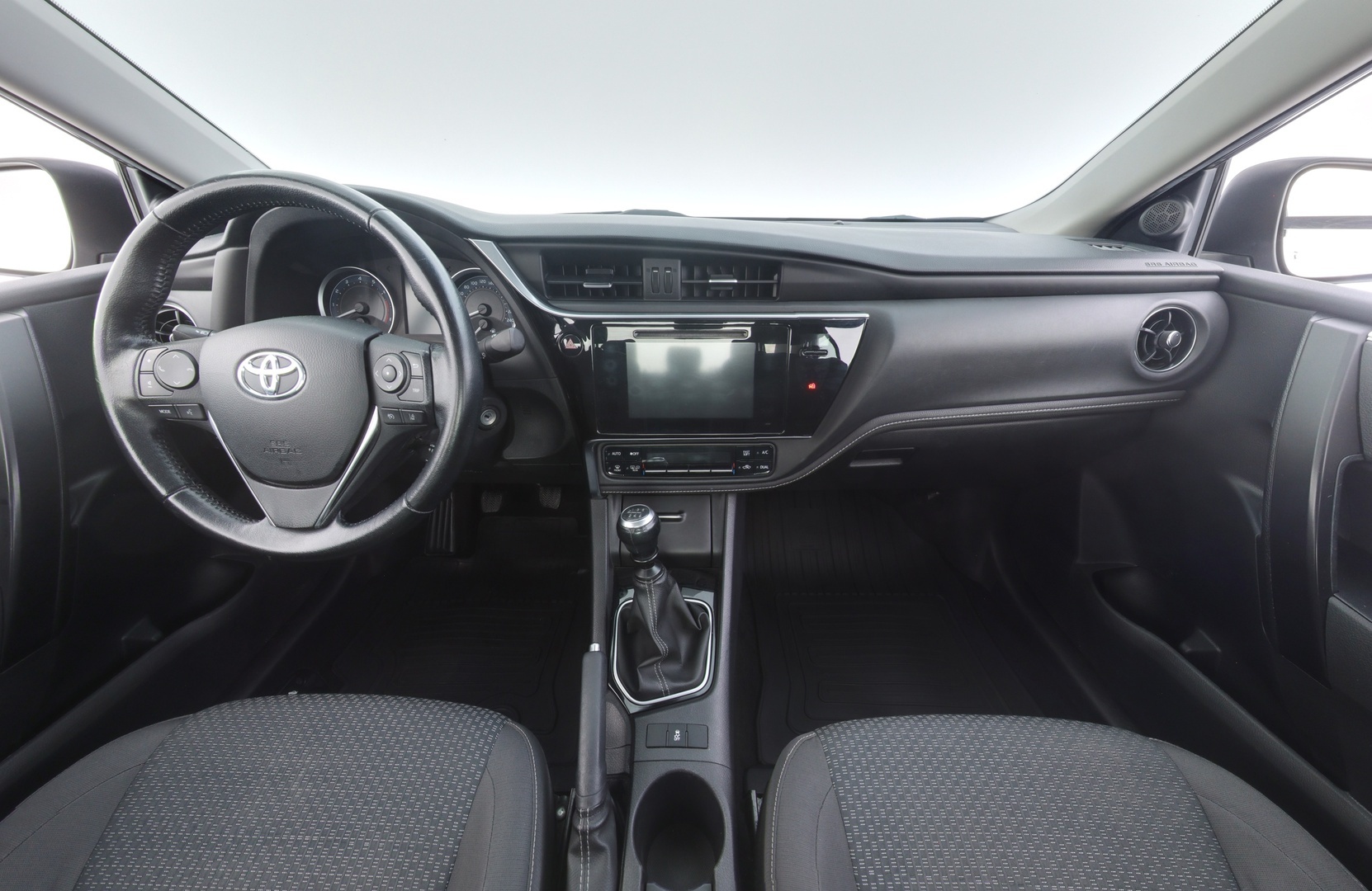 TOYOTA Corolla 2017