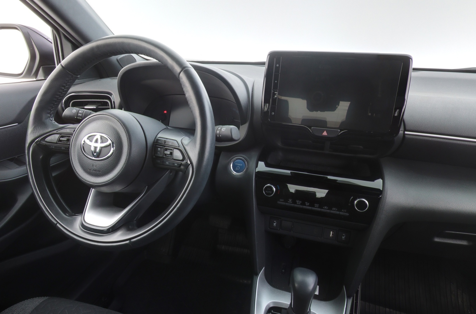TOYOTA Yaris Cross 2024