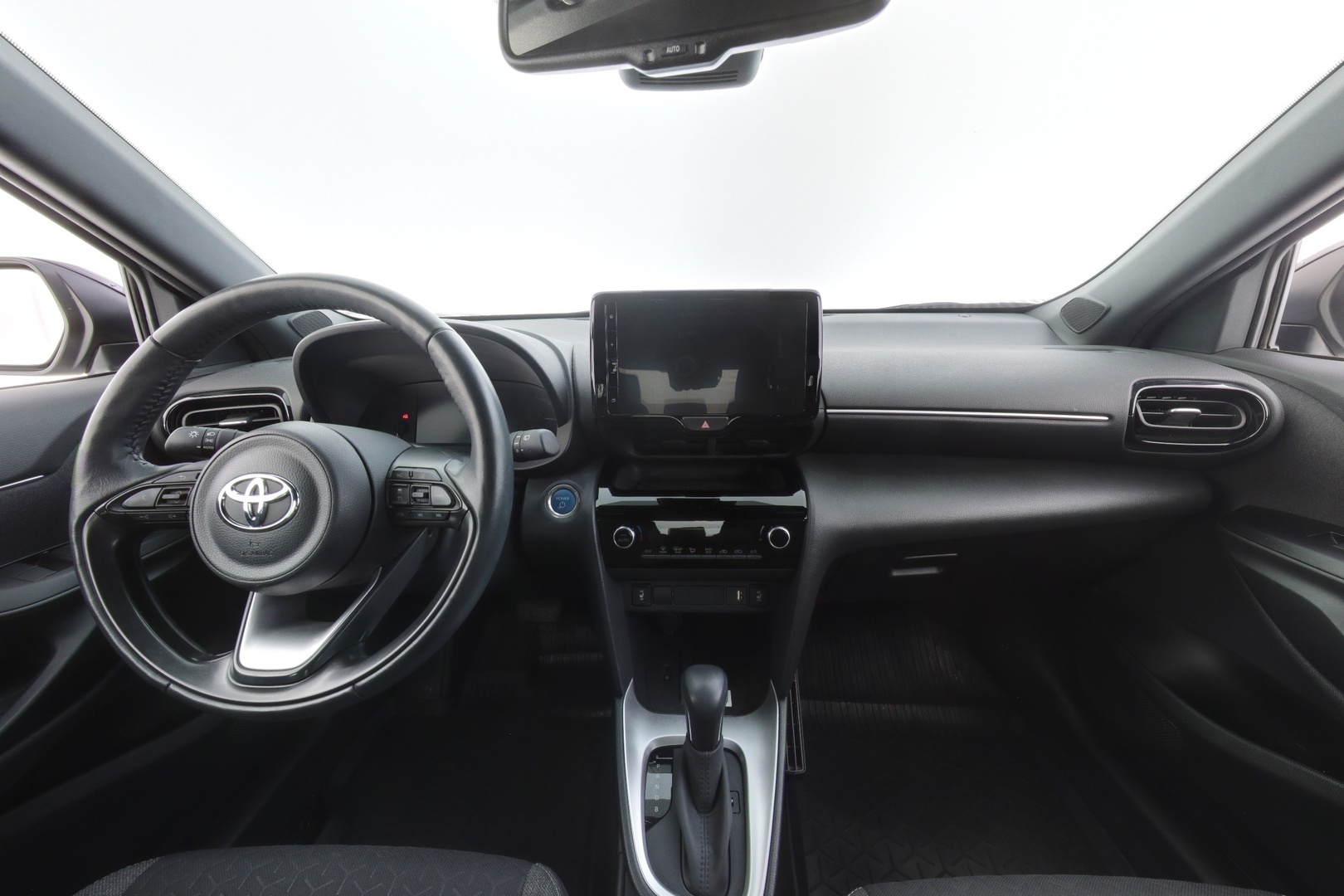 TOYOTA Yaris Cross 2024