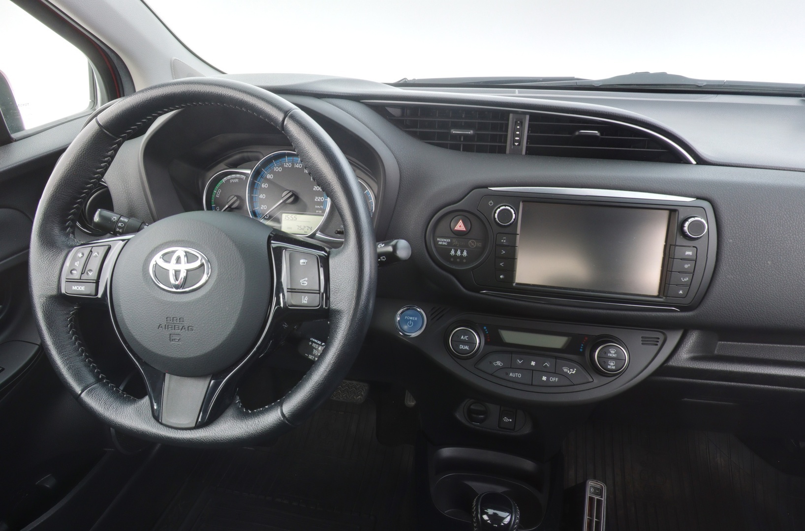 TOYOTA Yaris 2016