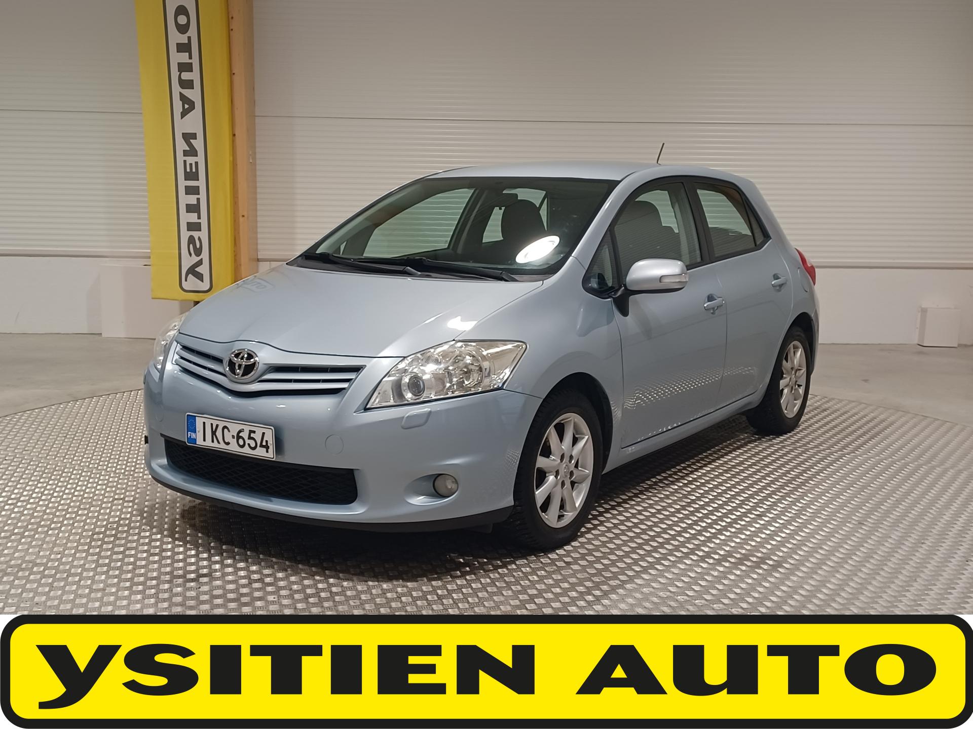 TOYOTA Auris 2011