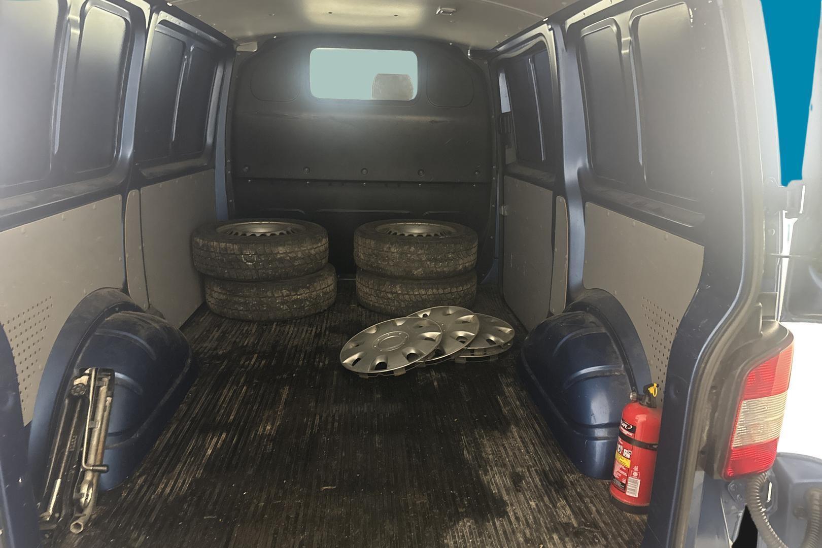 VOLKSWAGEN Transporter 2010