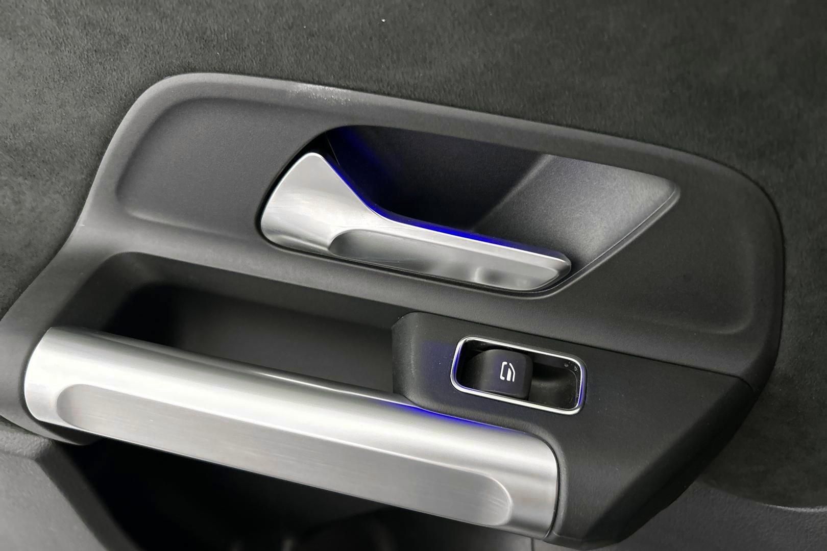 MERCEDES-BENZ EQB 2022