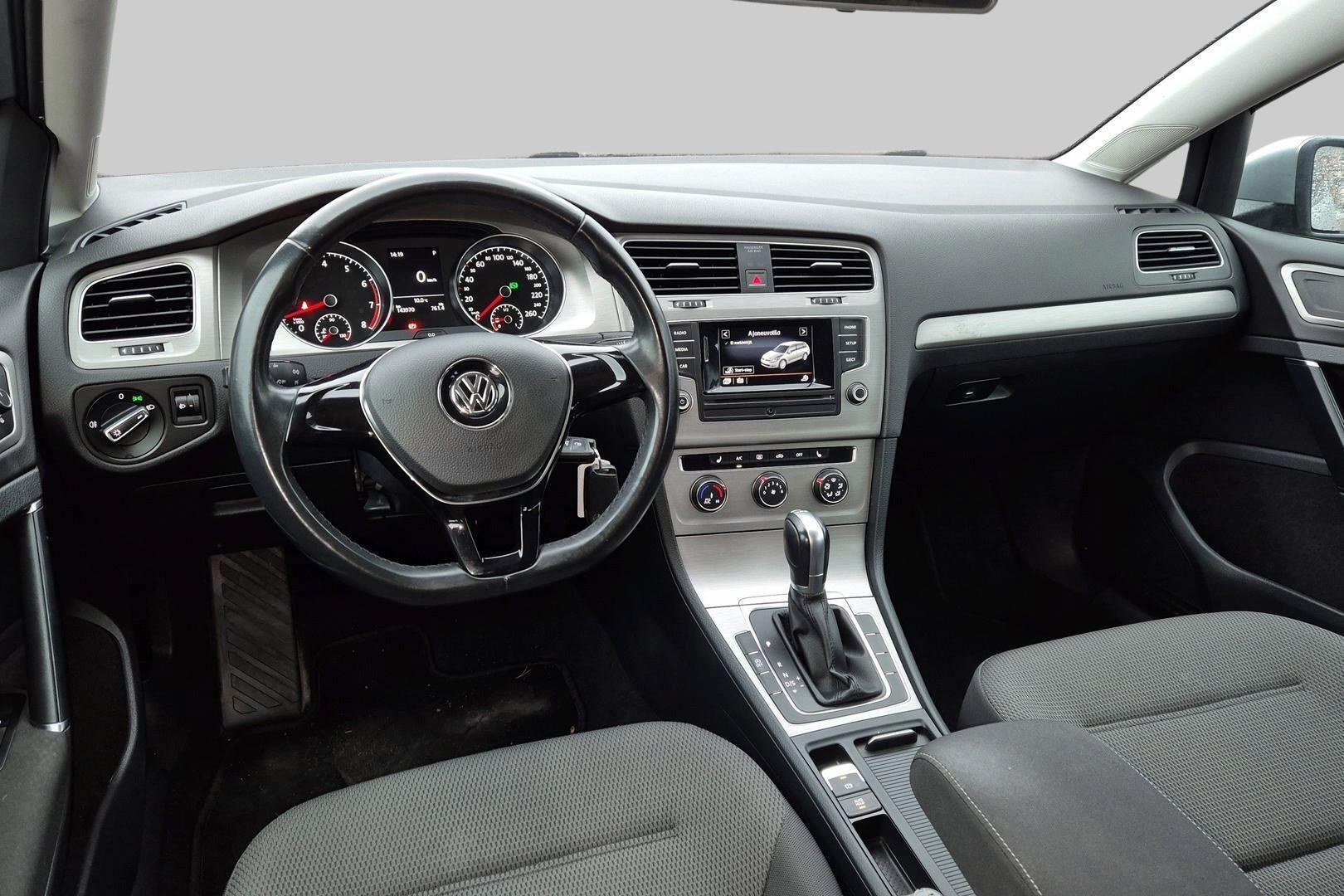VOLKSWAGEN Golf 2016