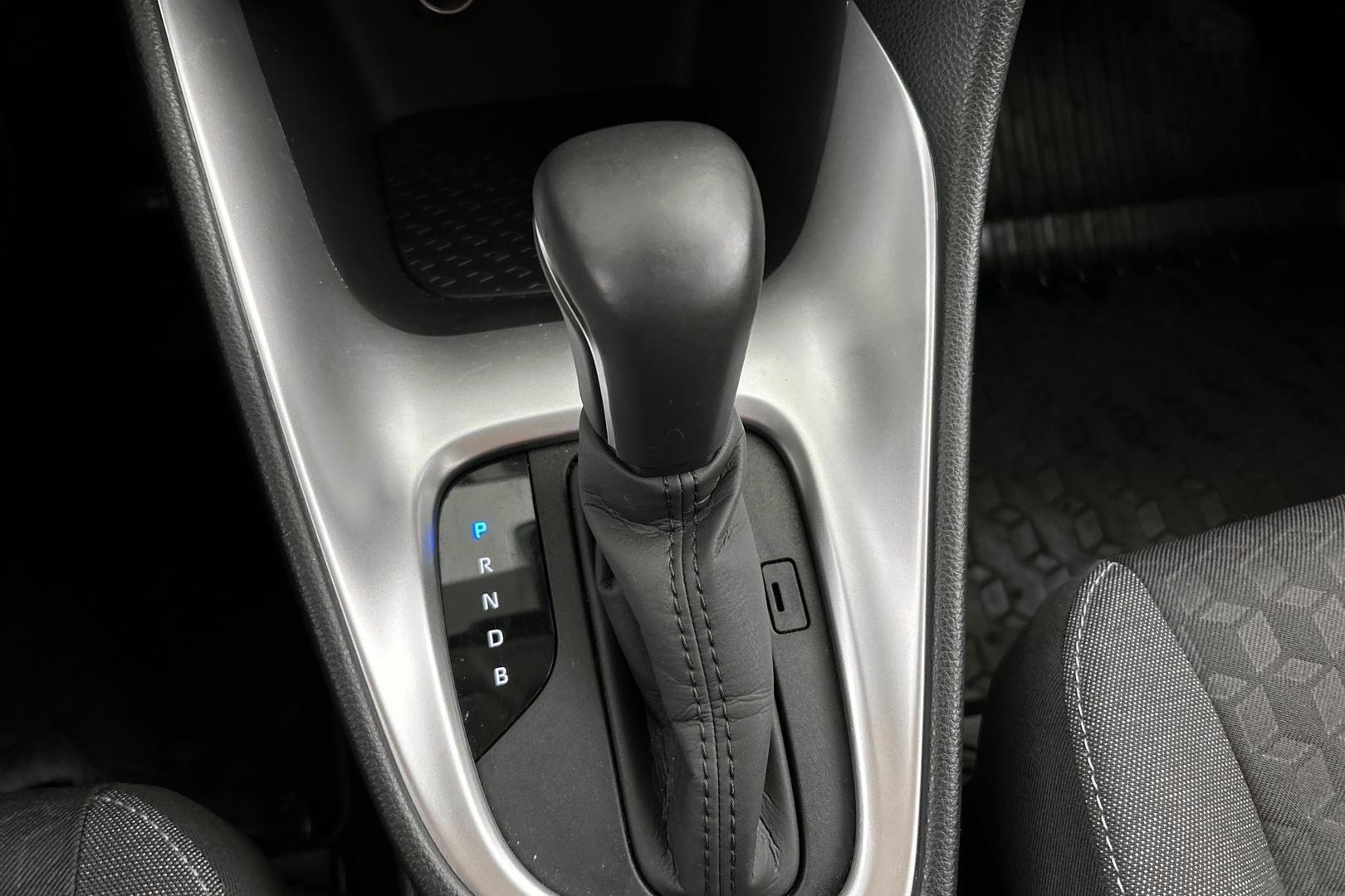 TOYOTA Yaris 2023