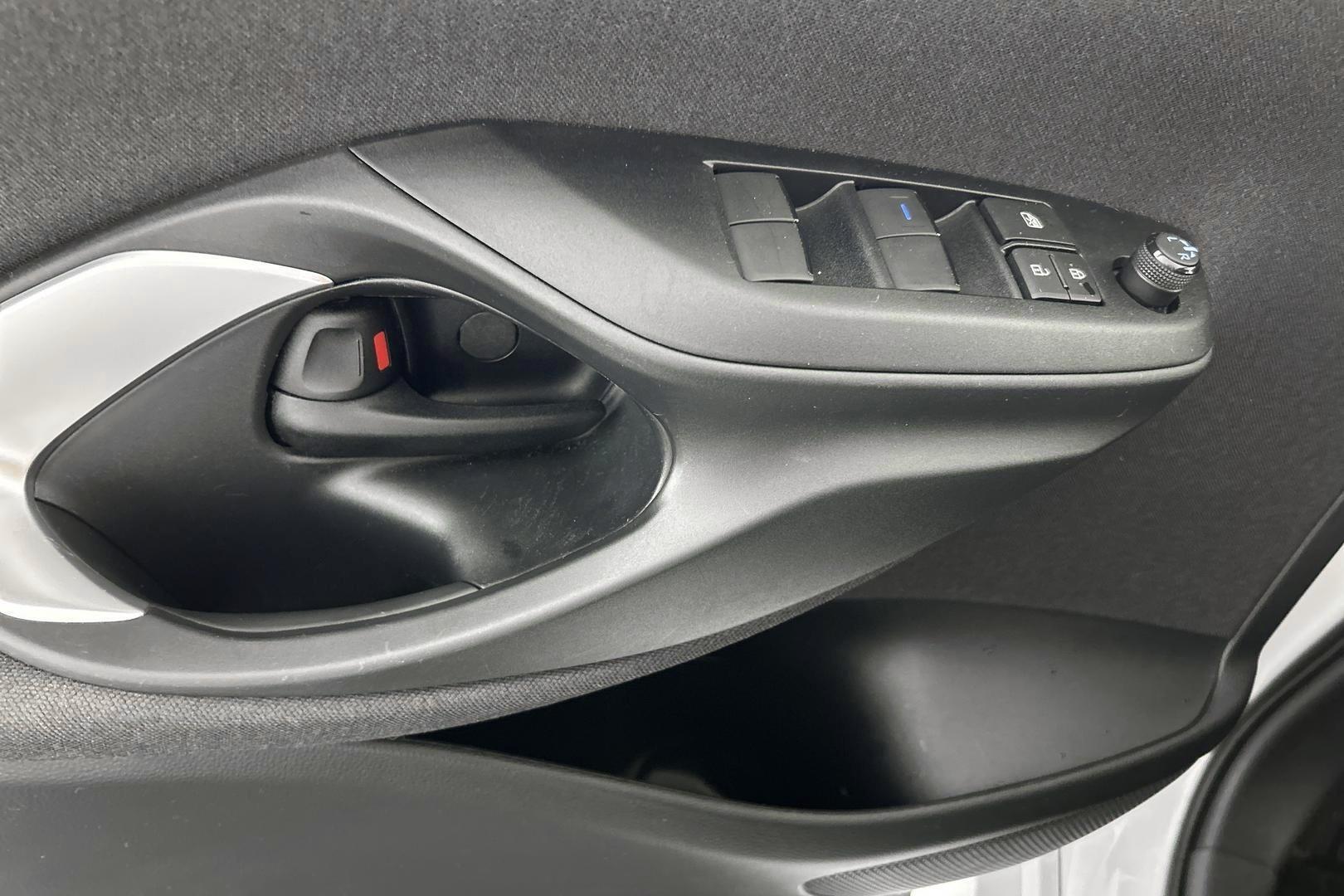 TOYOTA Yaris 2023