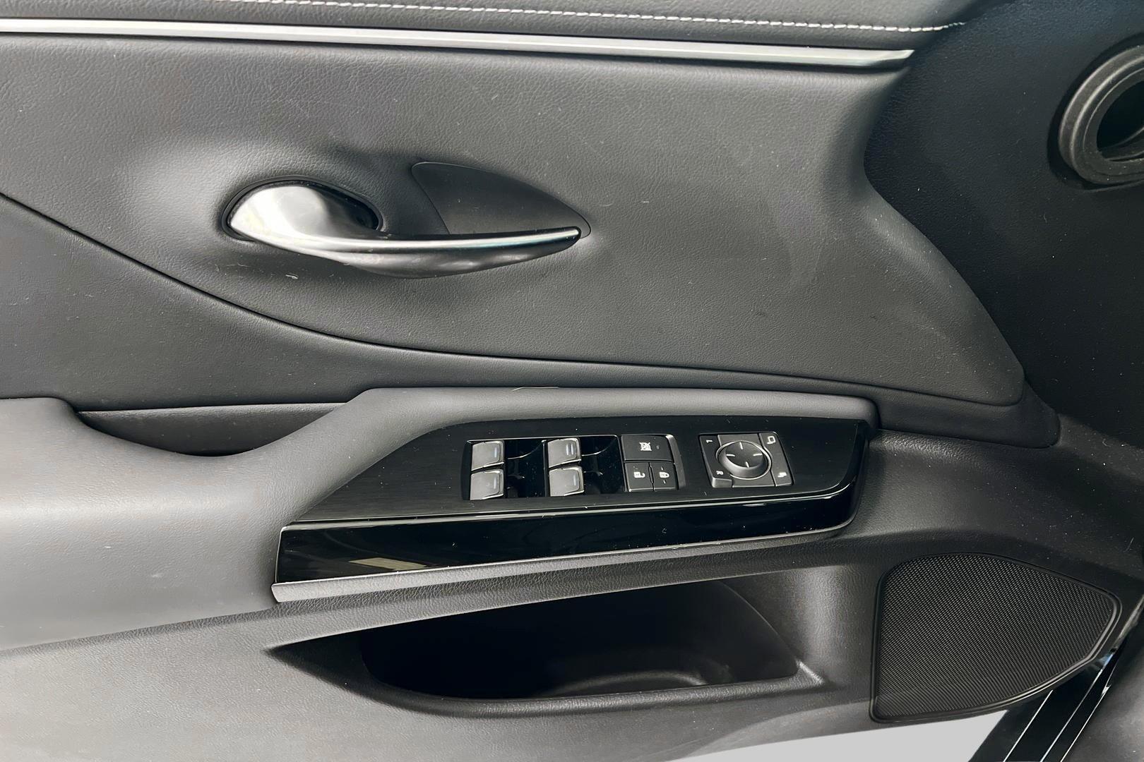 LEXUS ES 2023
