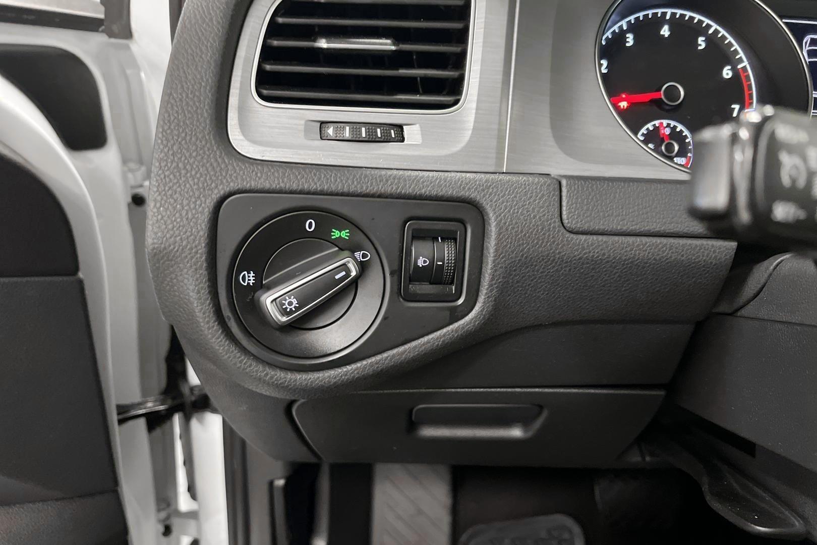 VOLKSWAGEN Golf 2015