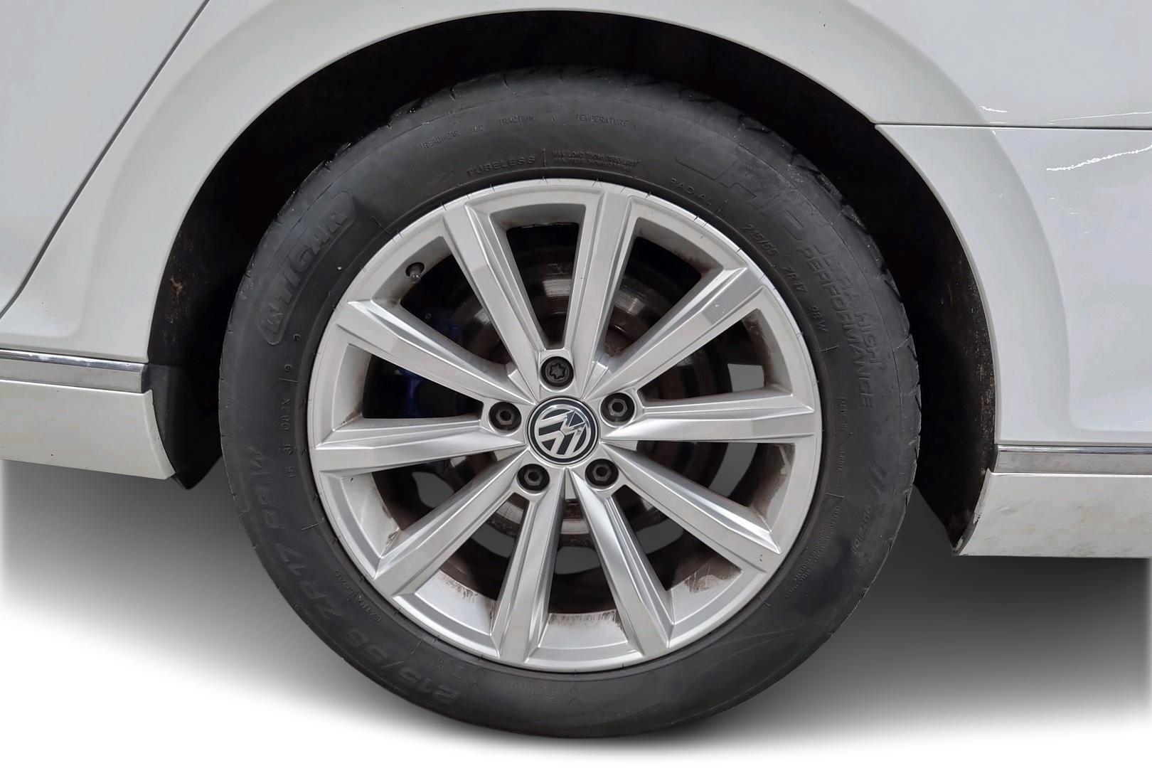 VOLKSWAGEN Passat 2016