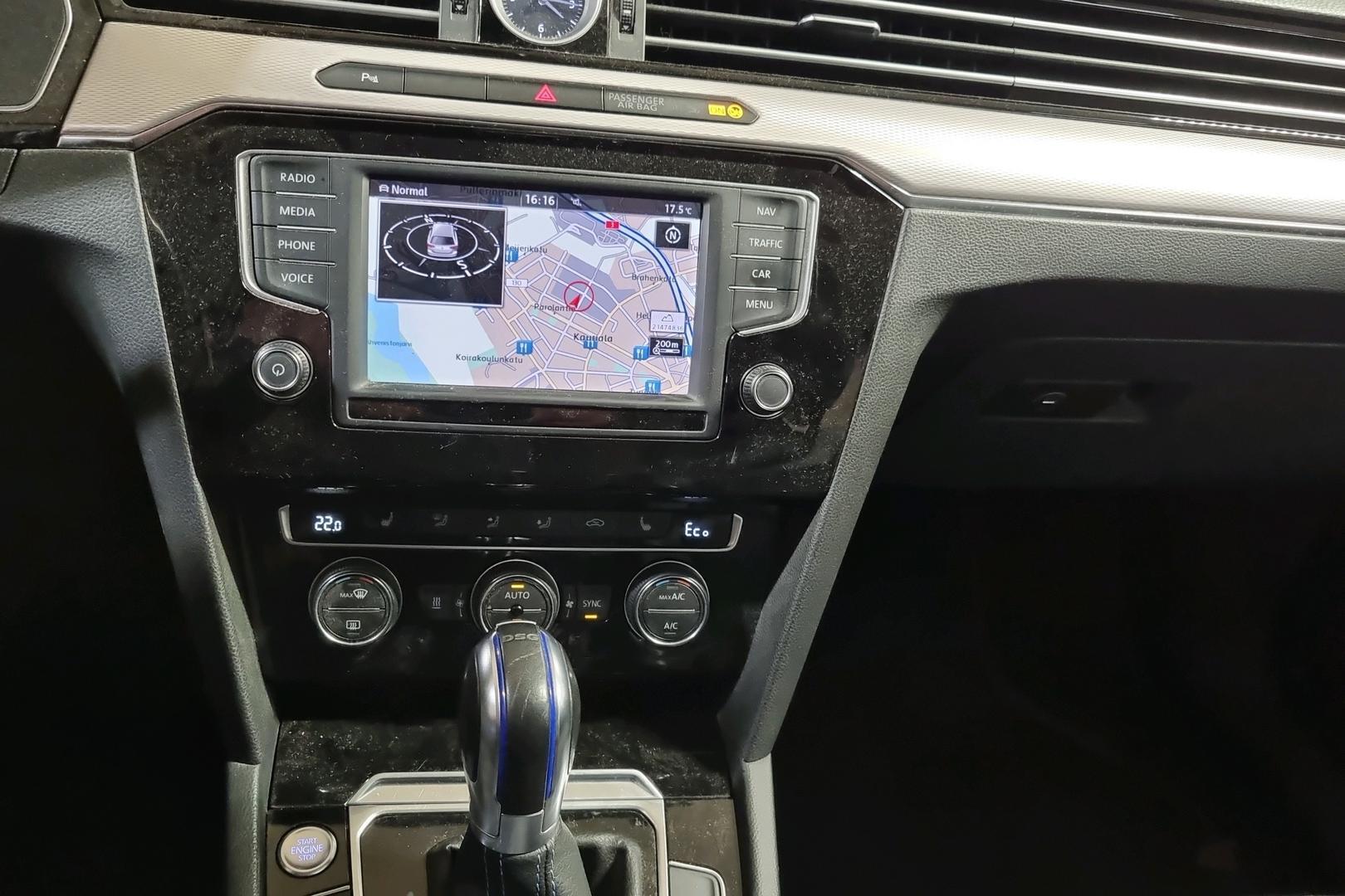 VOLKSWAGEN Passat 2016