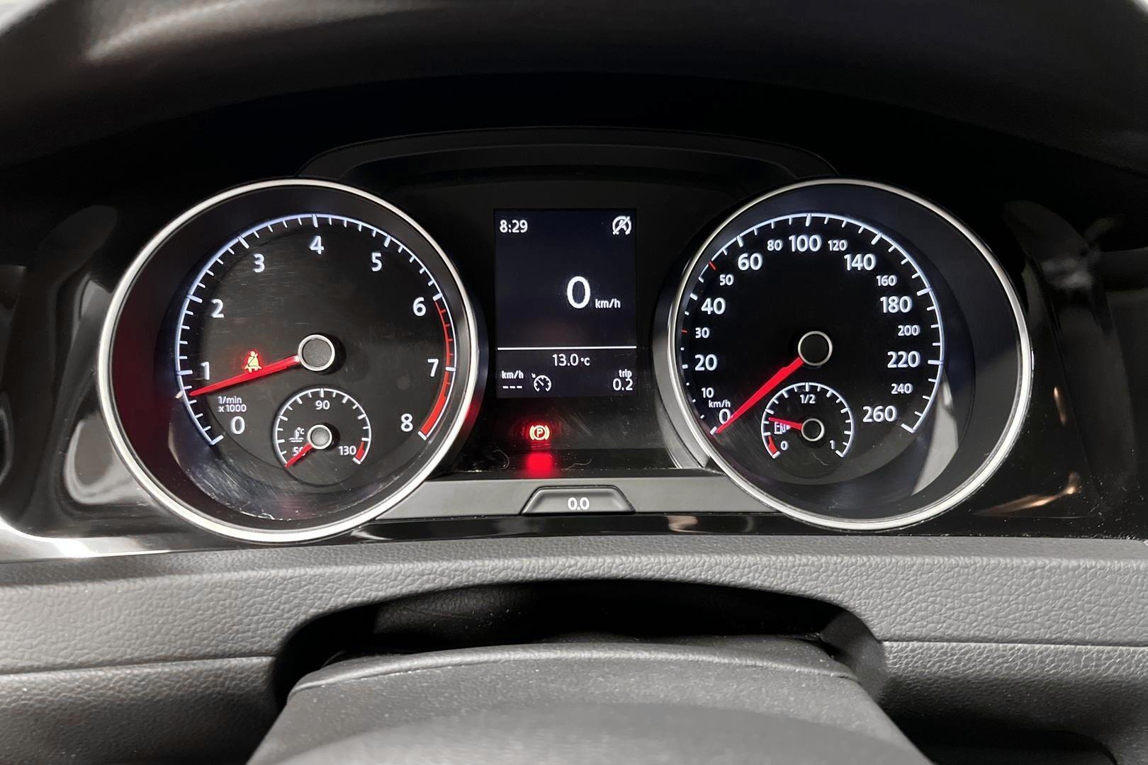 VOLKSWAGEN Golf 2016