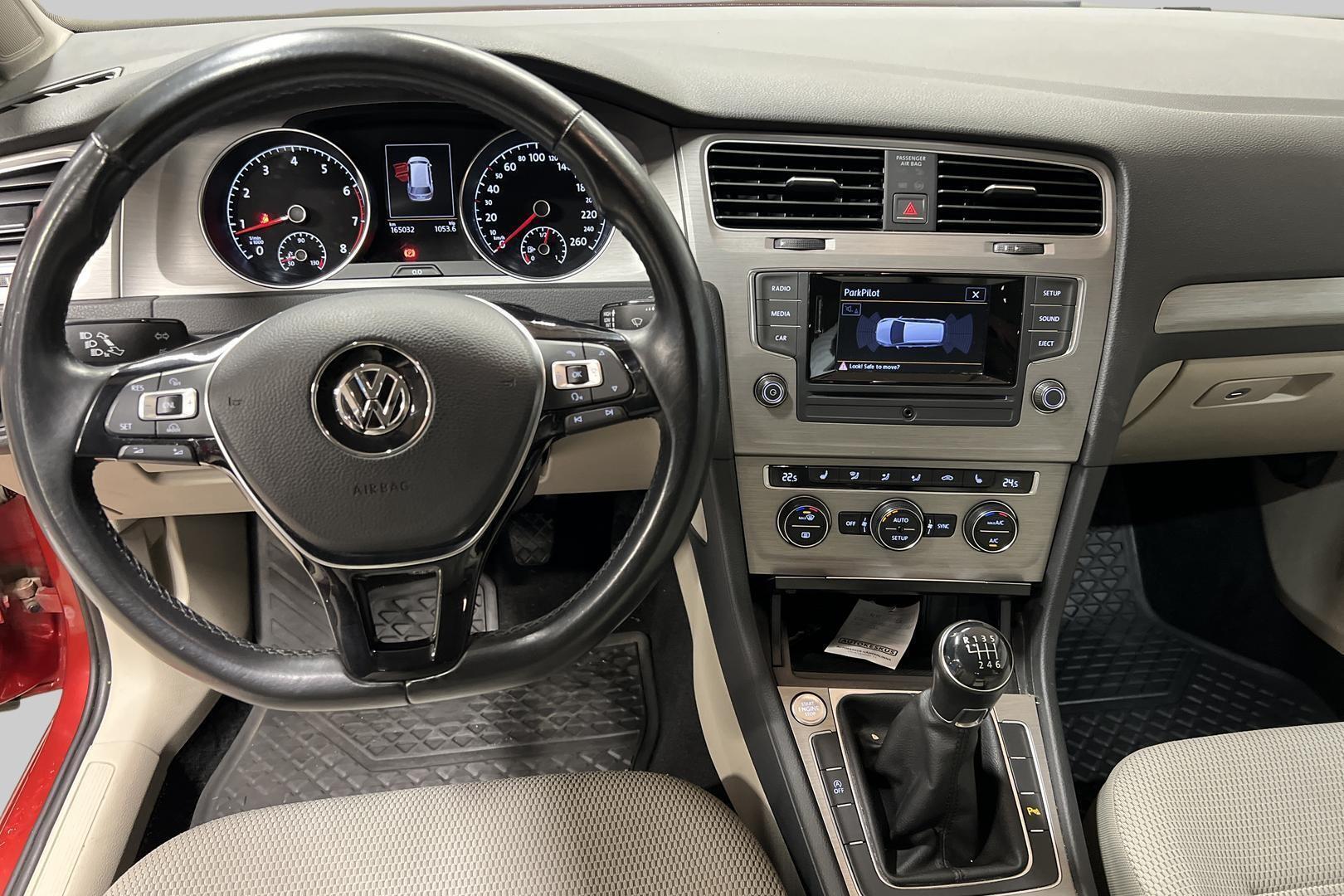 VOLKSWAGEN Golf 2014