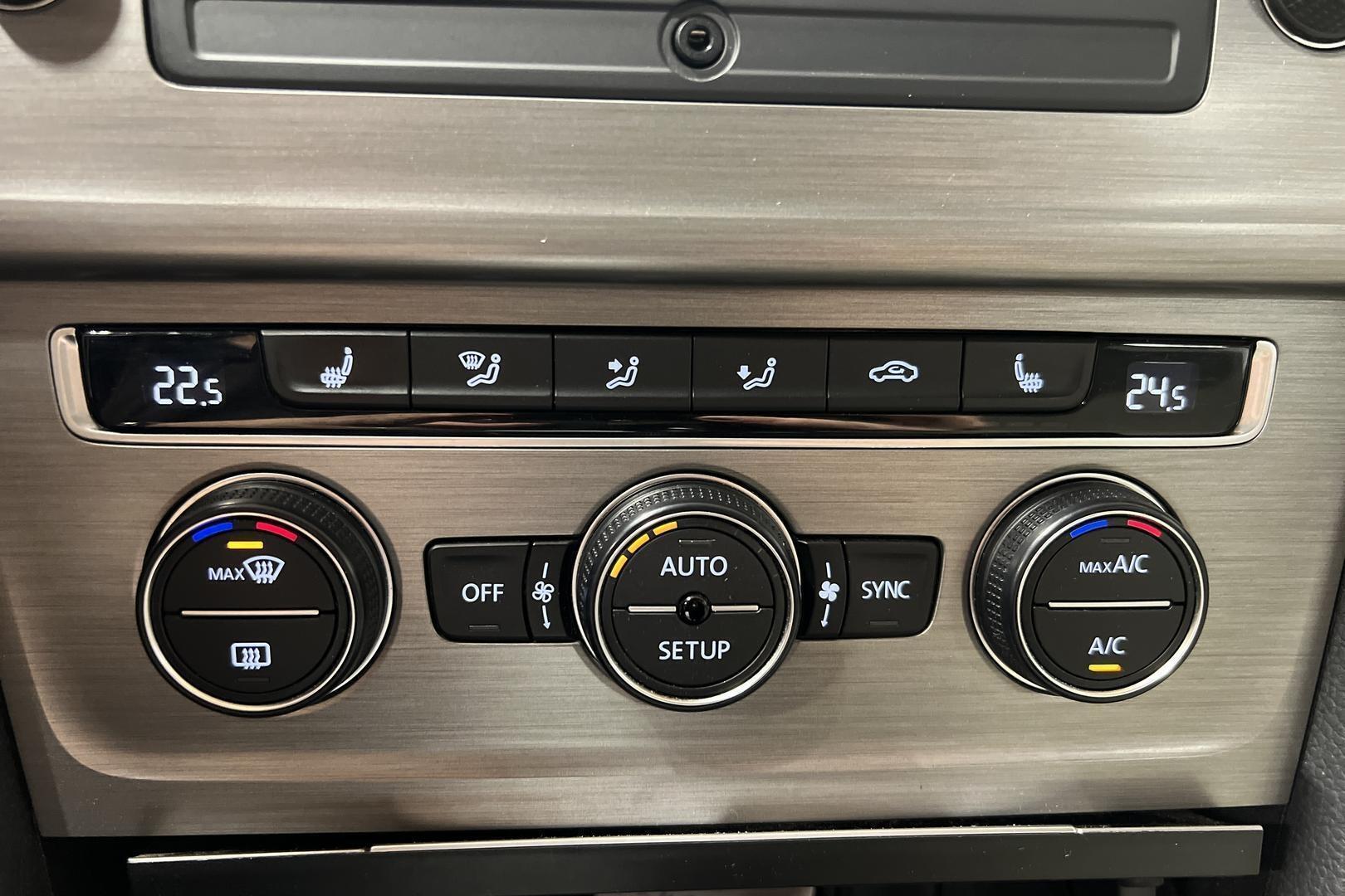 VOLKSWAGEN Golf 2014