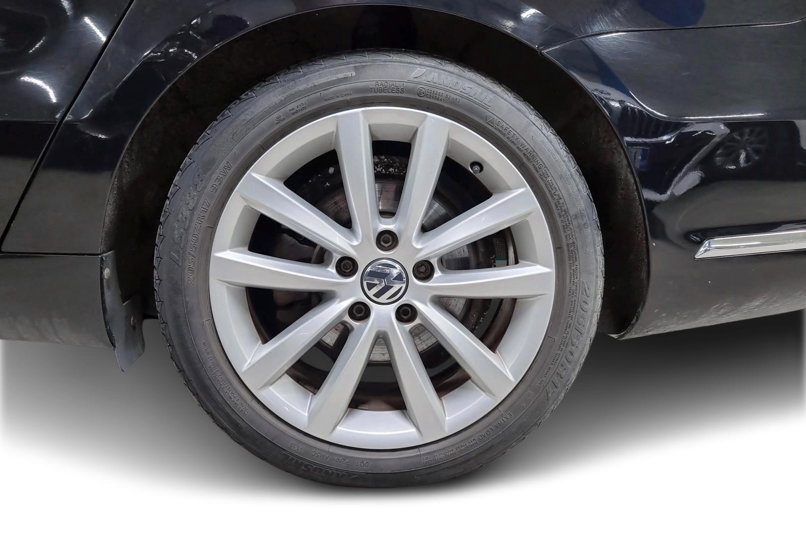 VOLKSWAGEN Passat 2013