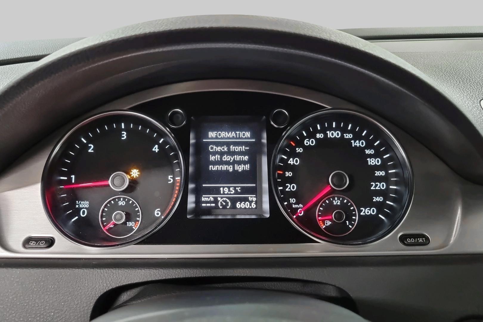 VOLKSWAGEN Passat 2013