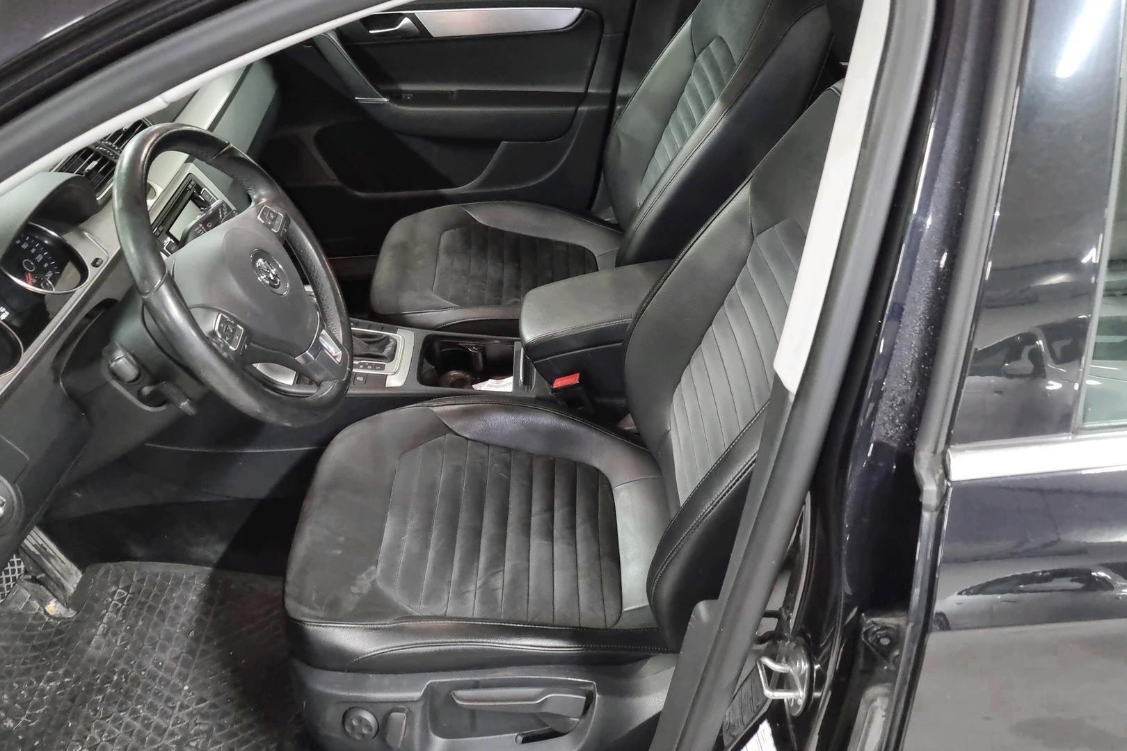 VOLKSWAGEN Passat 2013
