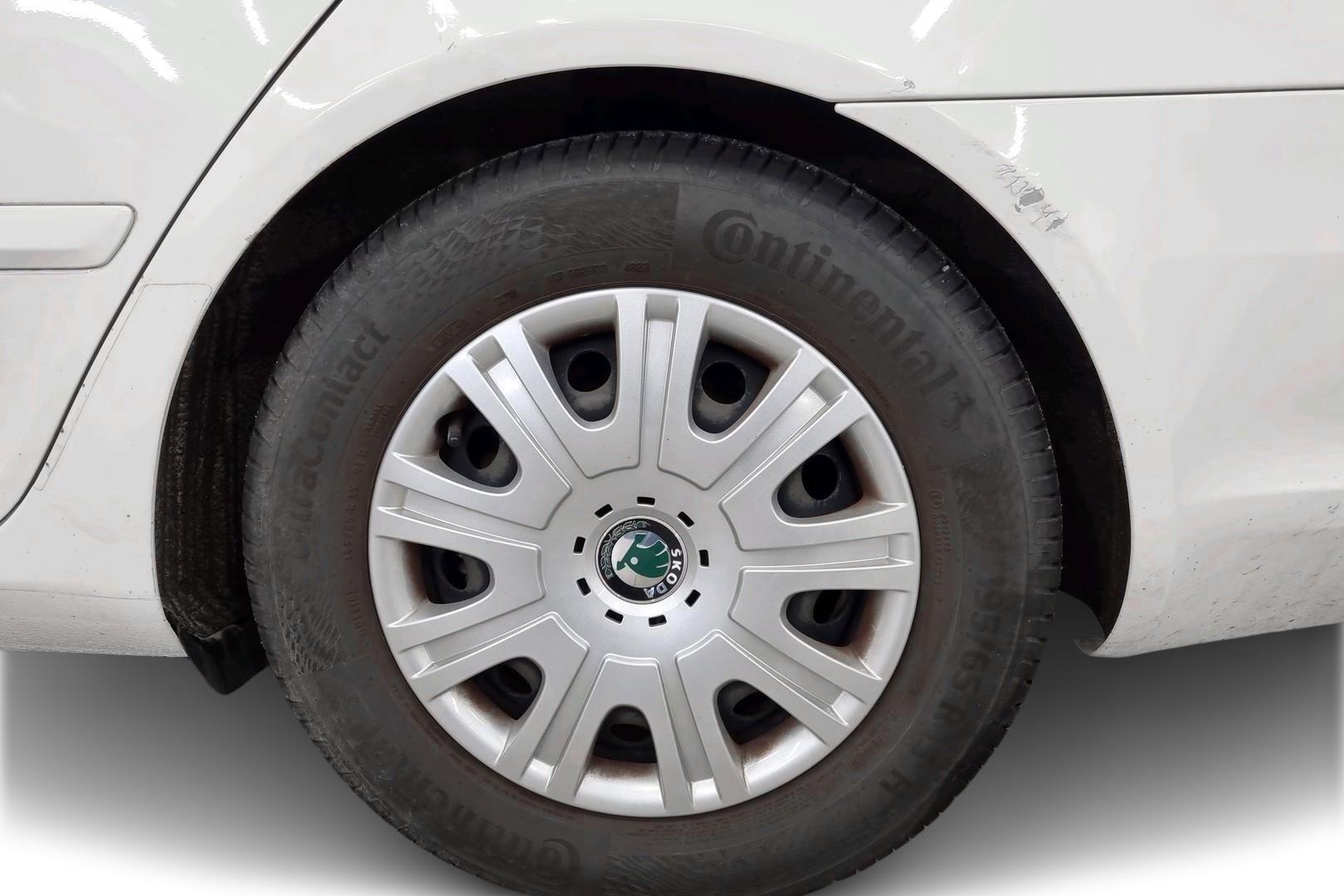 SKODA Octavia 2012