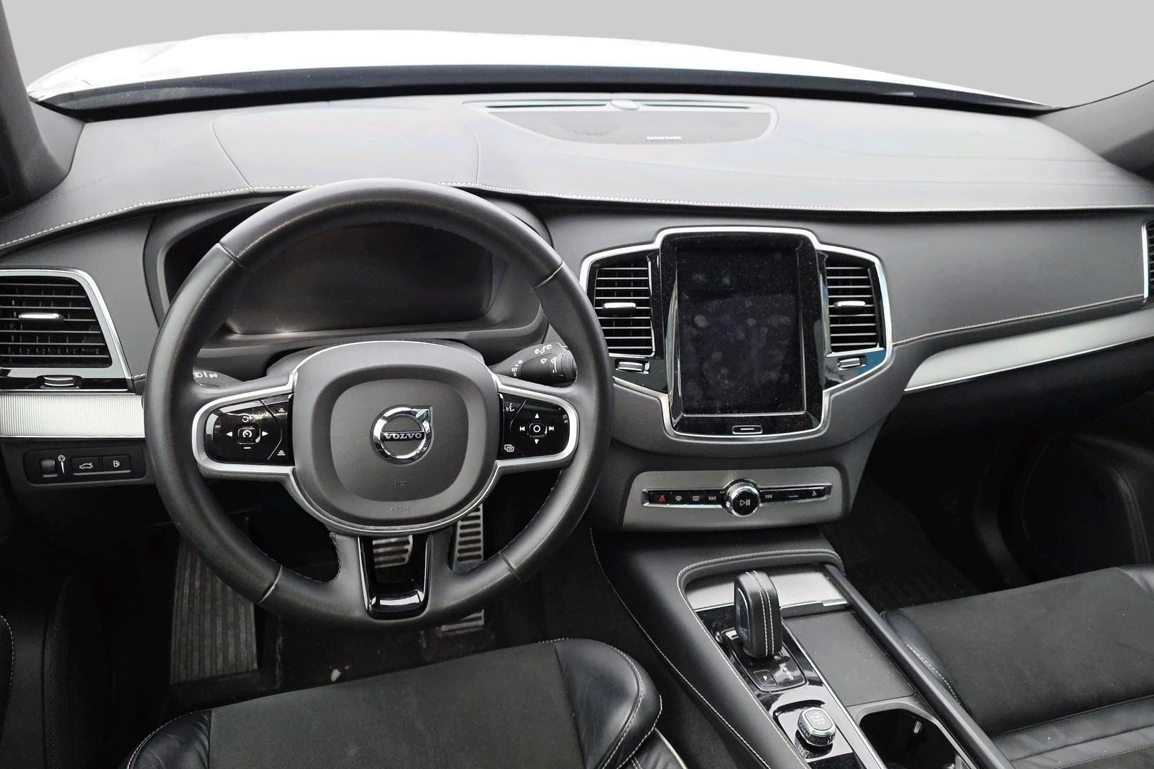 VOLVO XC90 2021