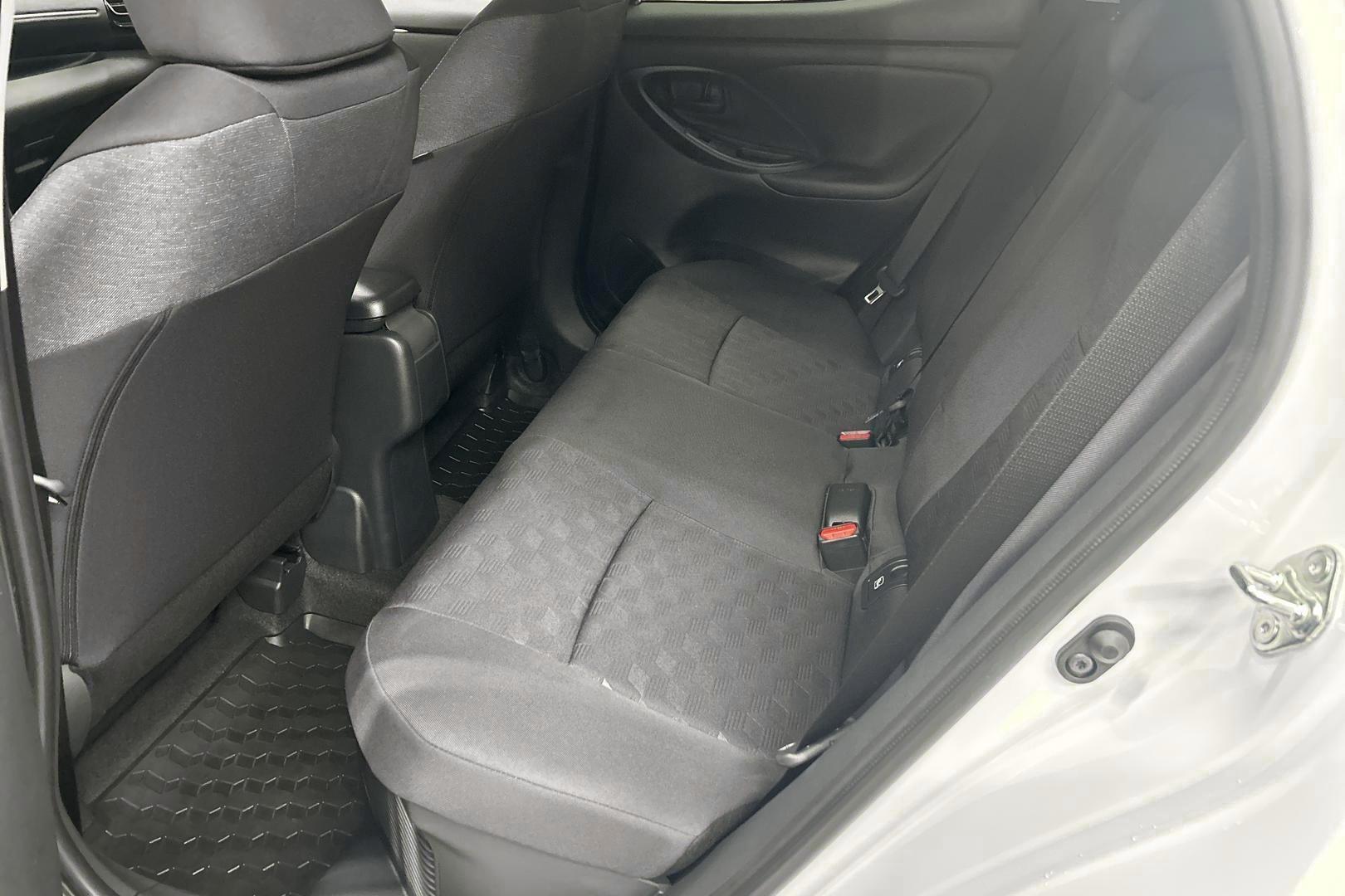 TOYOTA Yaris 2025