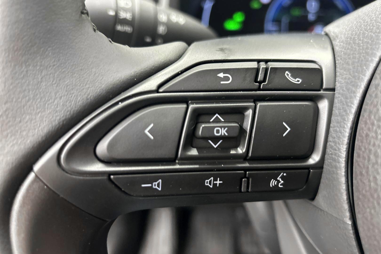 TOYOTA Yaris 2025