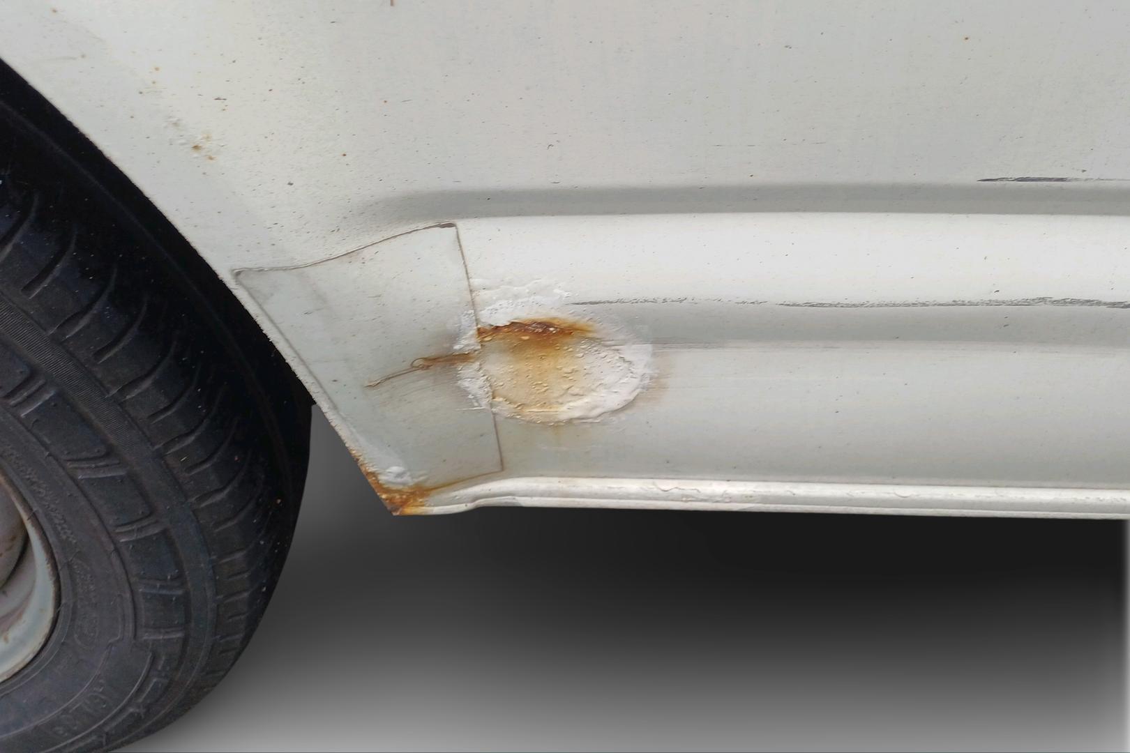 VOLKSWAGEN MYYDÄÄN HUUTOKAUPAT.COM 2009
