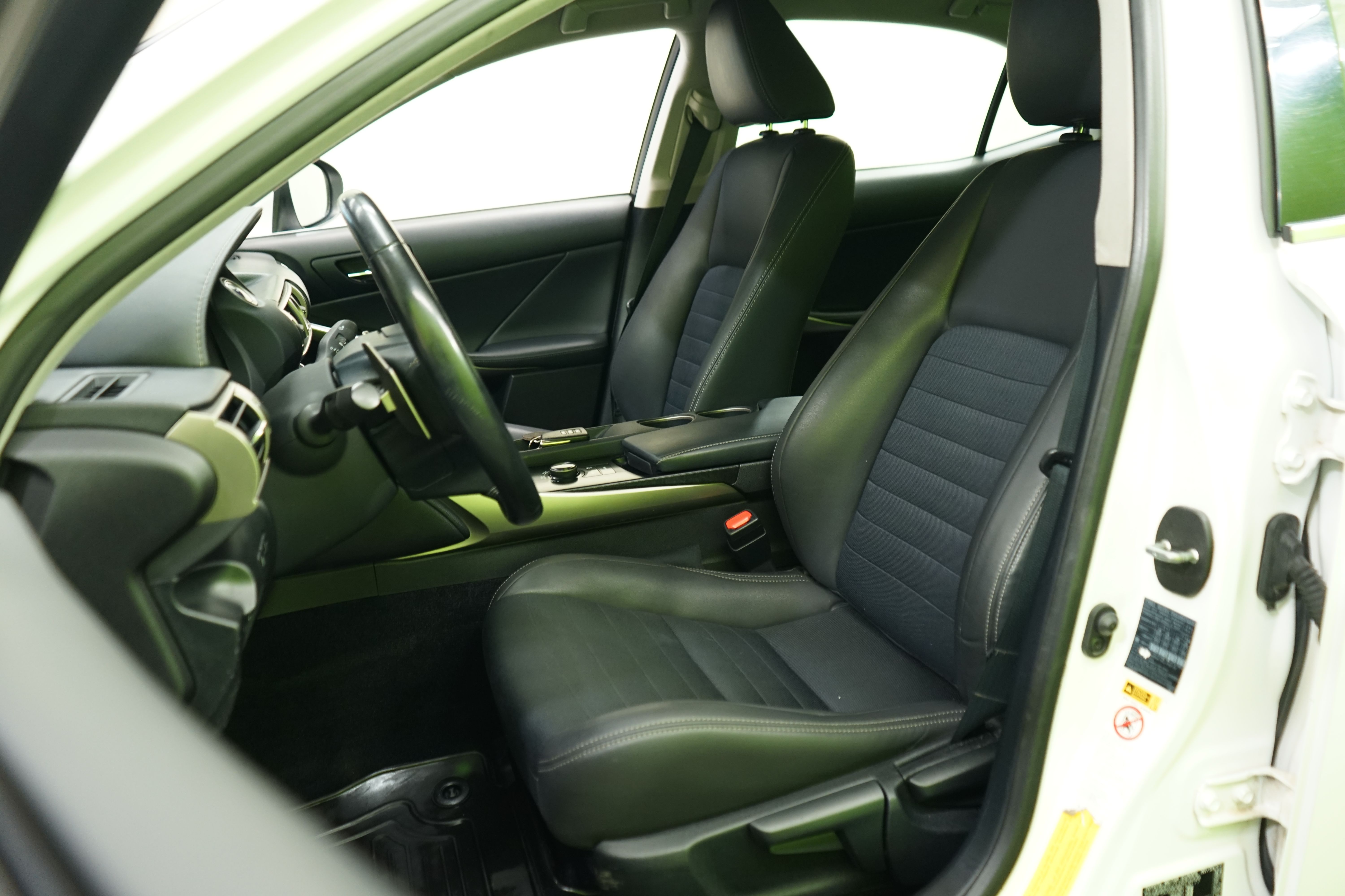 Lexus IS 2013
