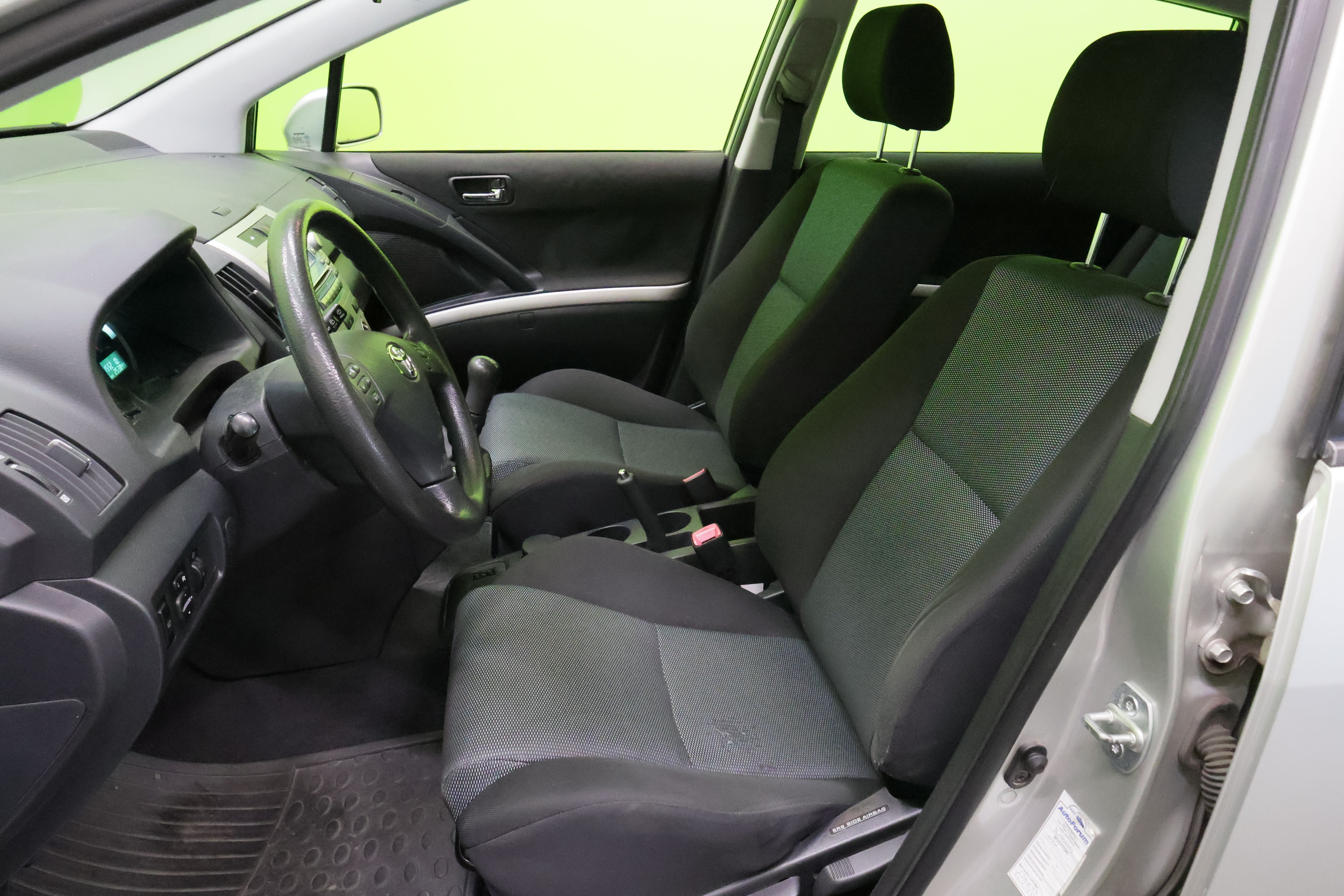 Toyota Corolla Verso 2004