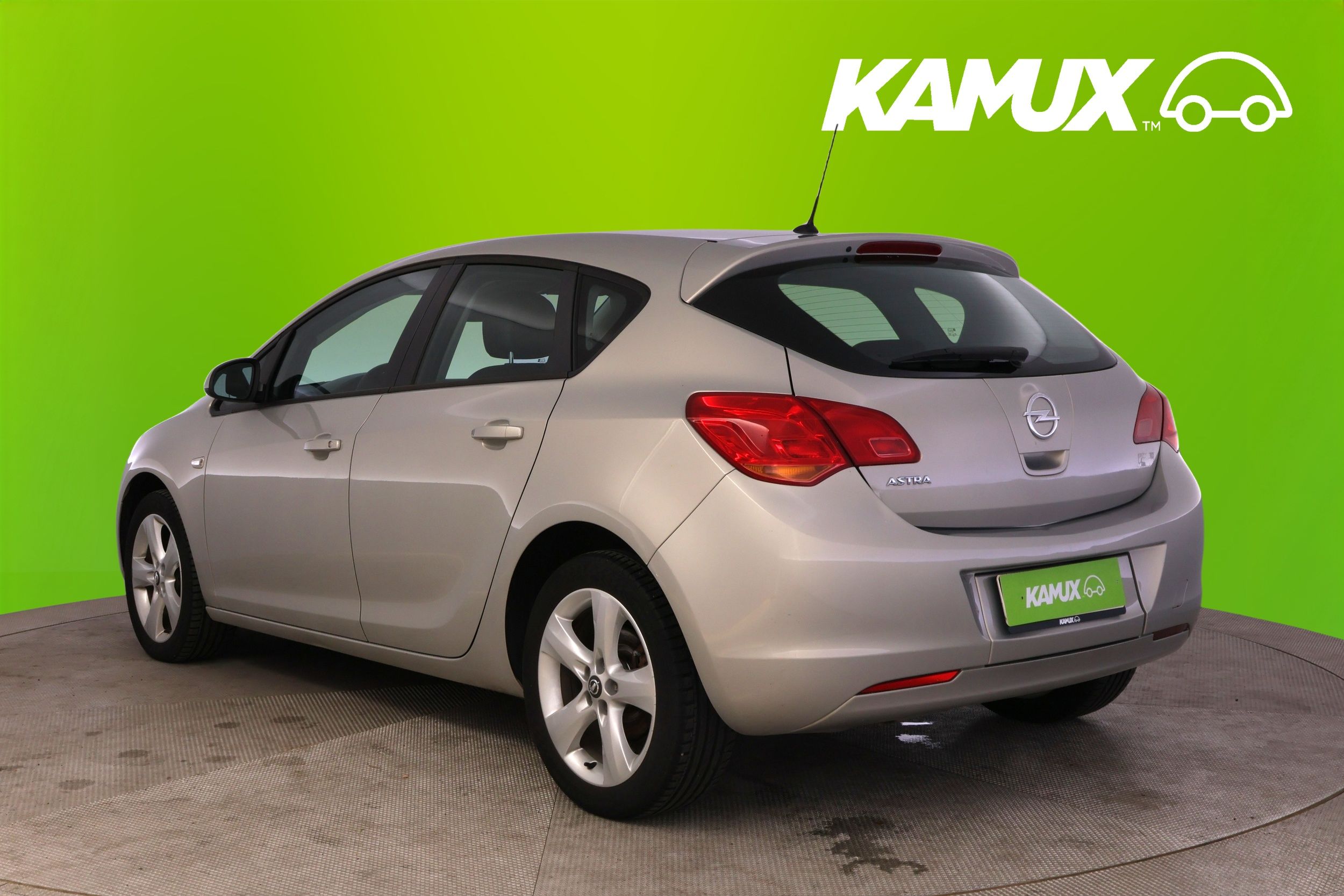Opel Astra 2011