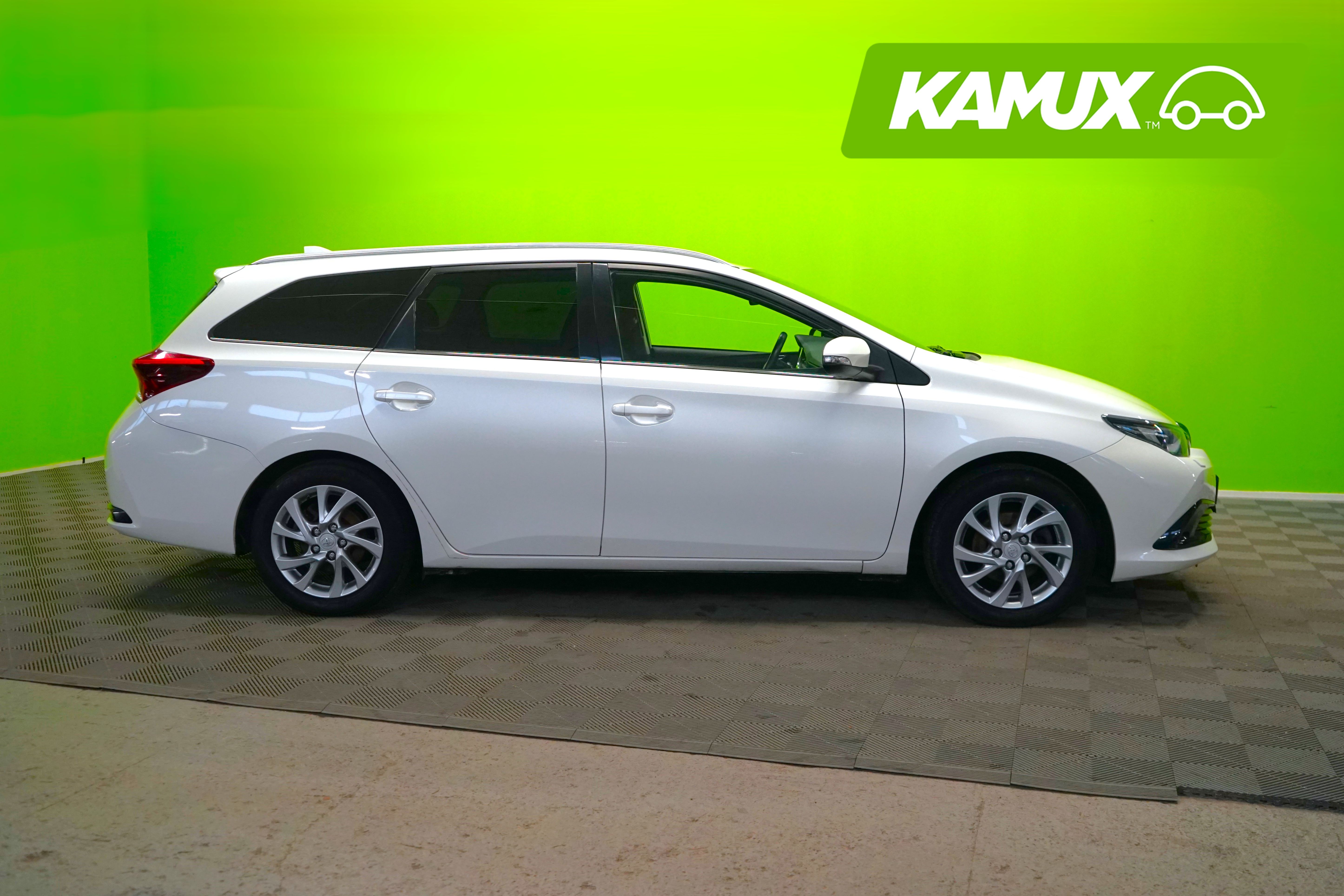 Toyota Auris 2016