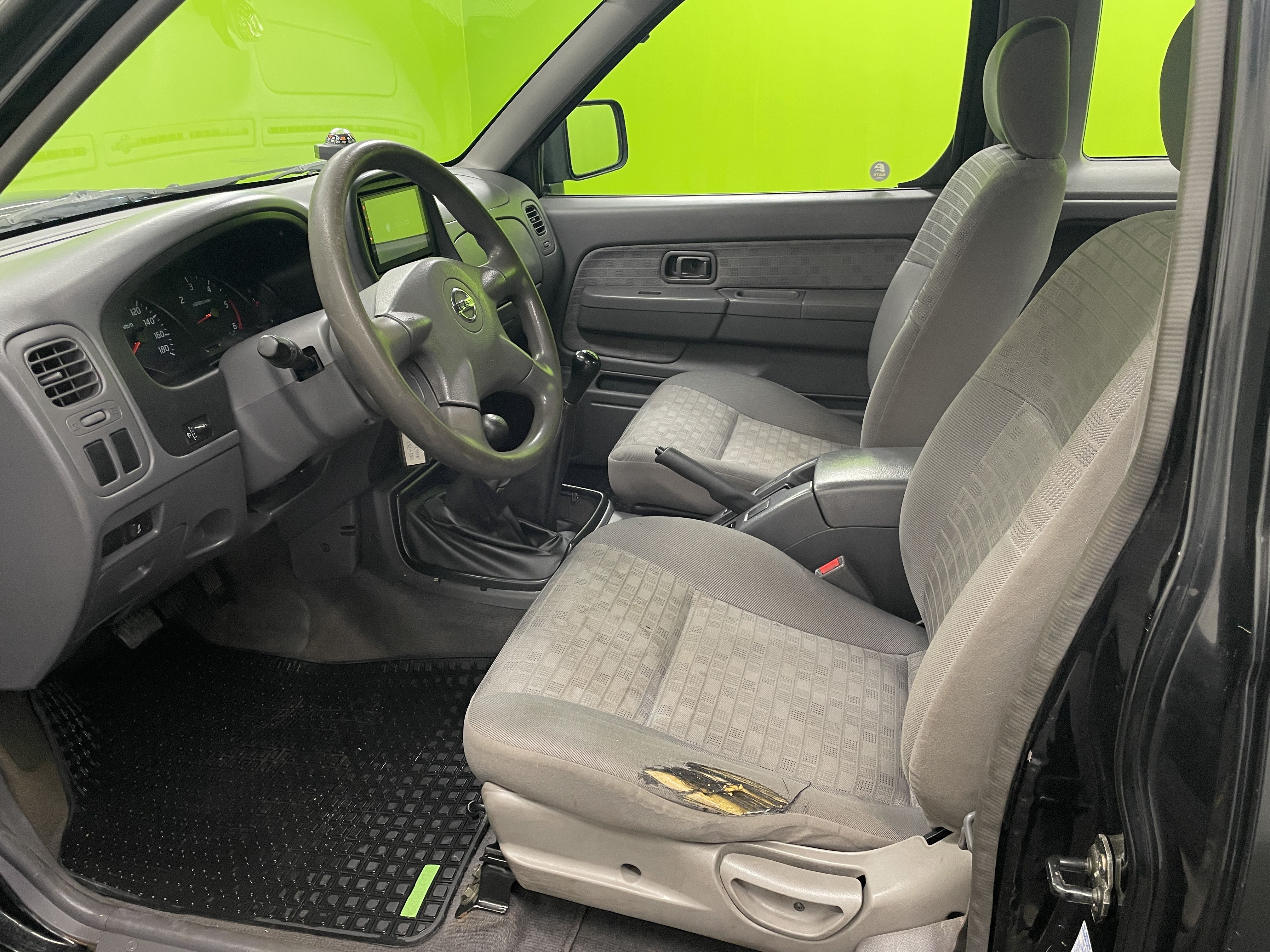 Nissan King Cab 2003