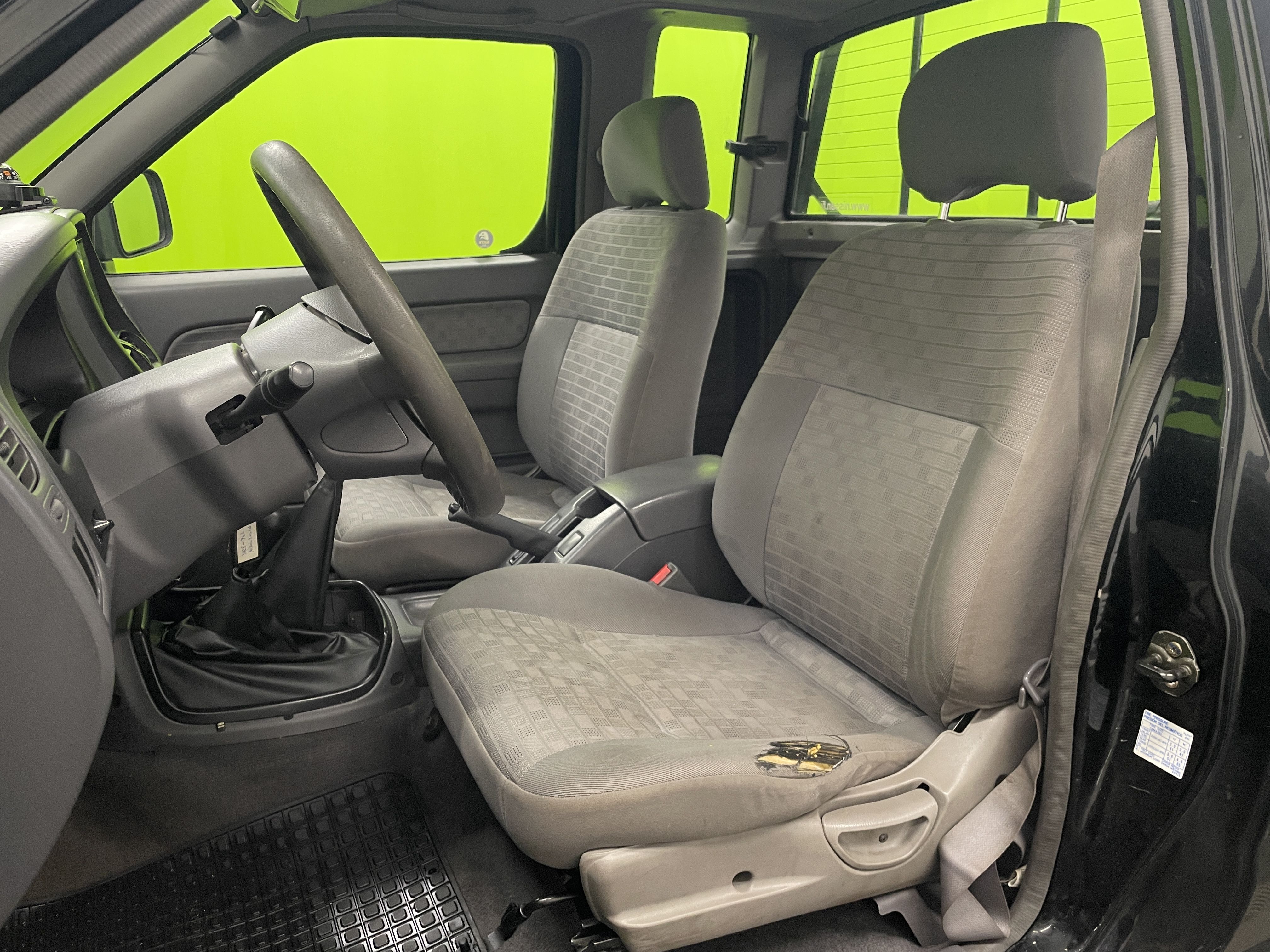 Nissan King Cab 2003