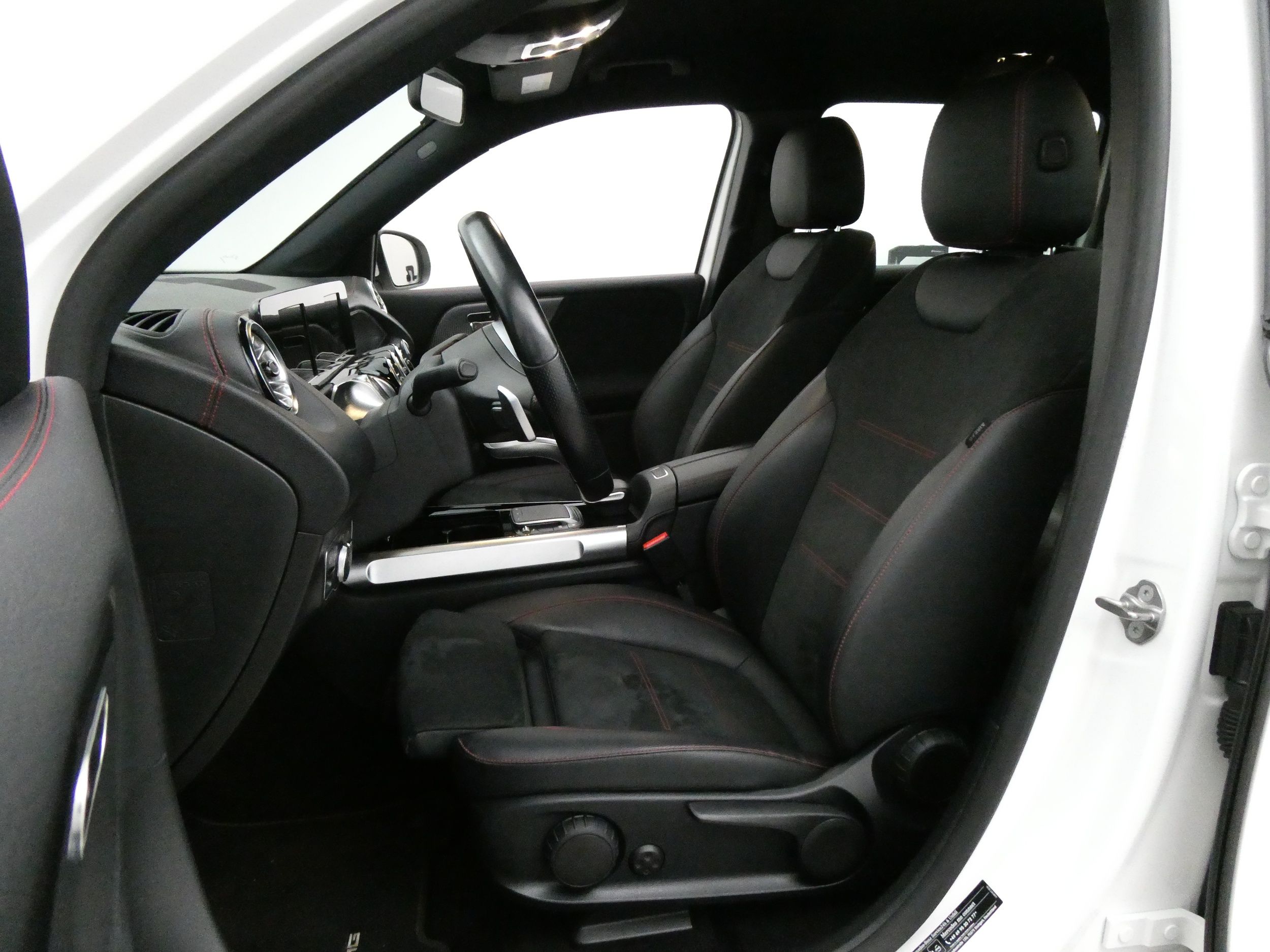 Mercedes-Benz EQB 2022