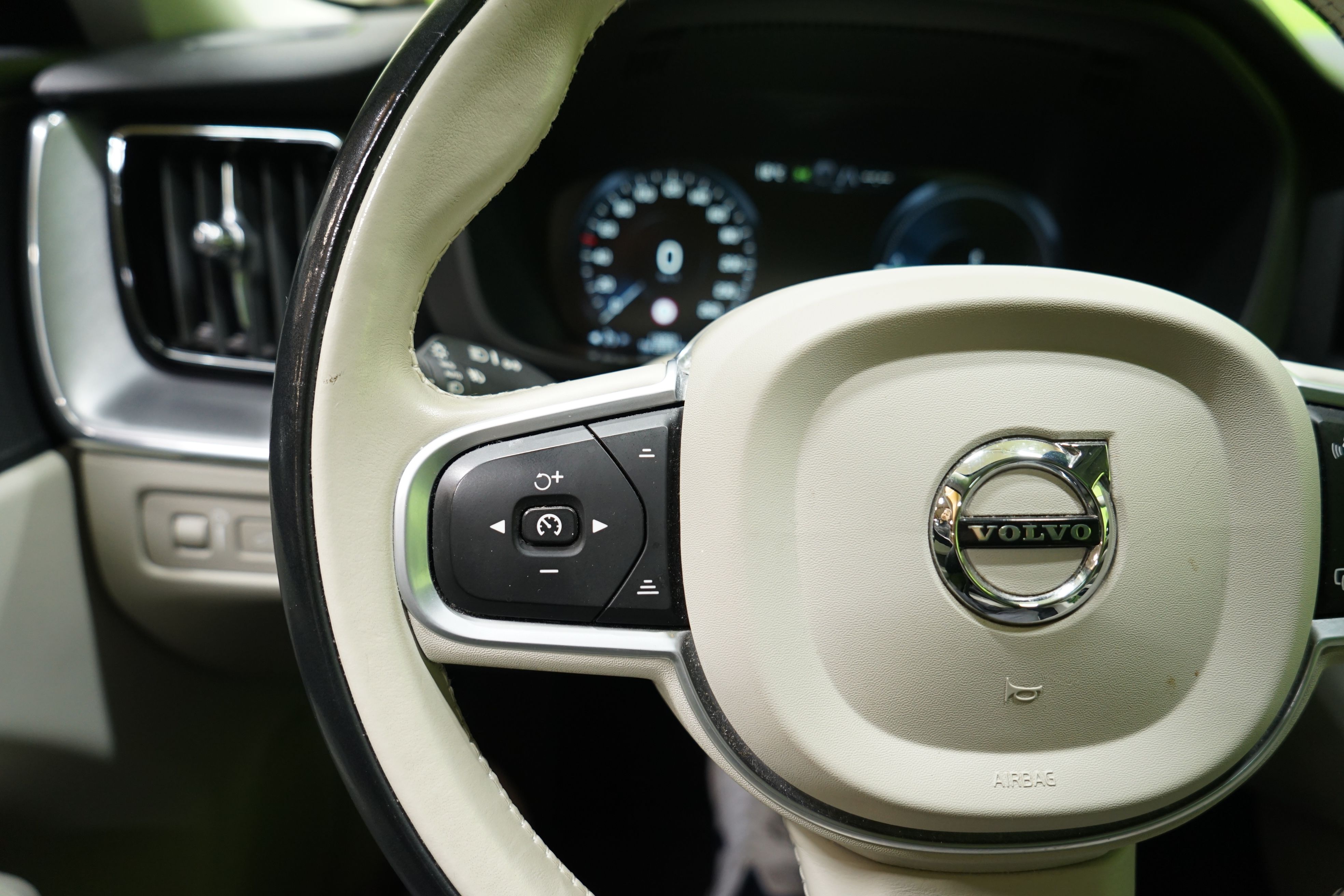 Volvo XC60 2021