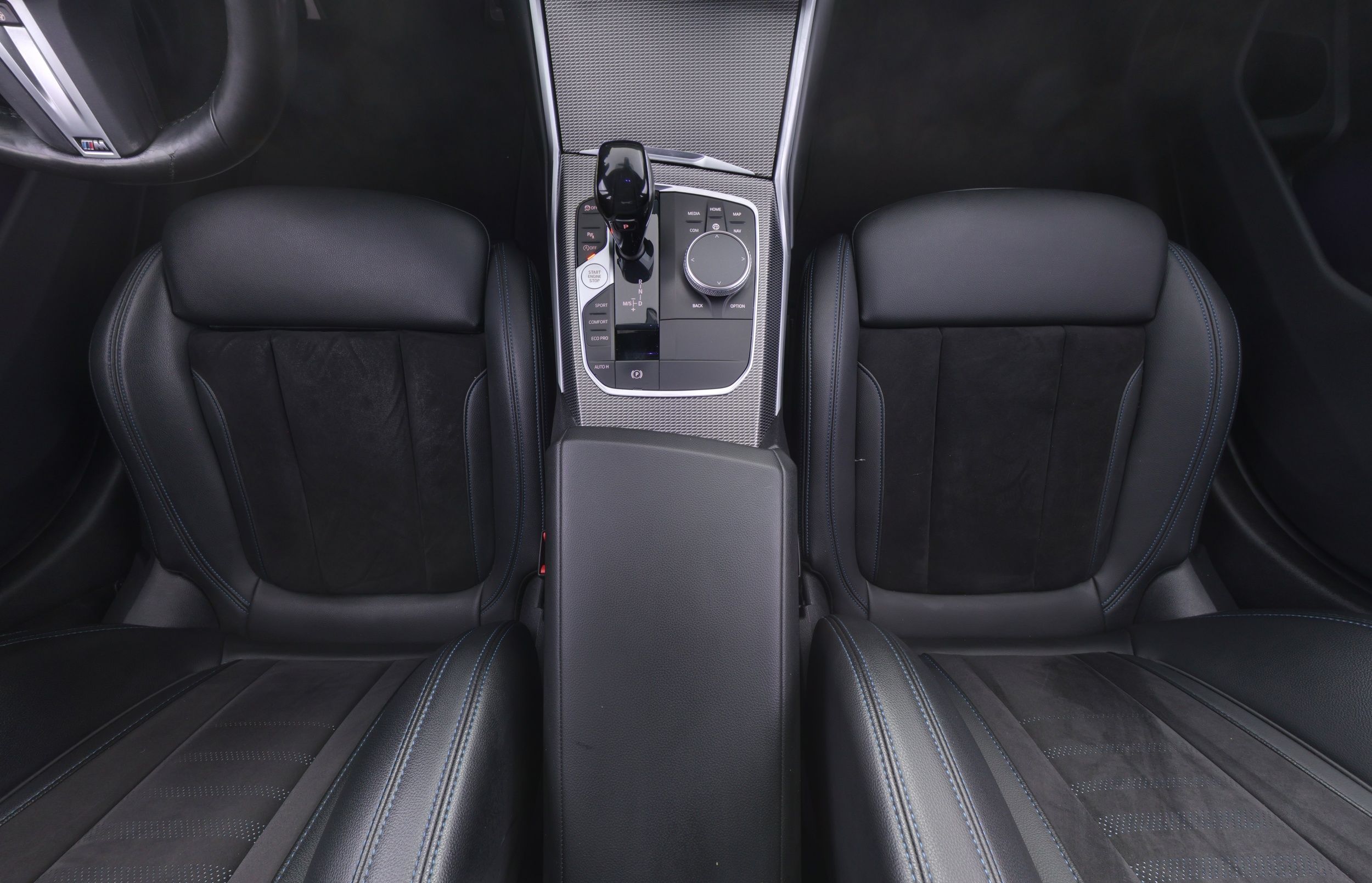BMW 330 2019