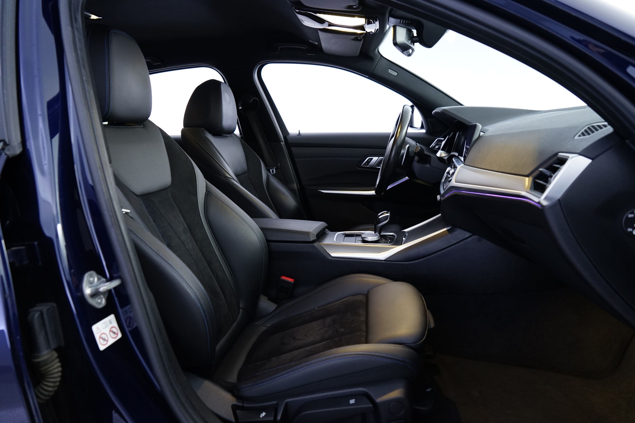 BMW 330 2019